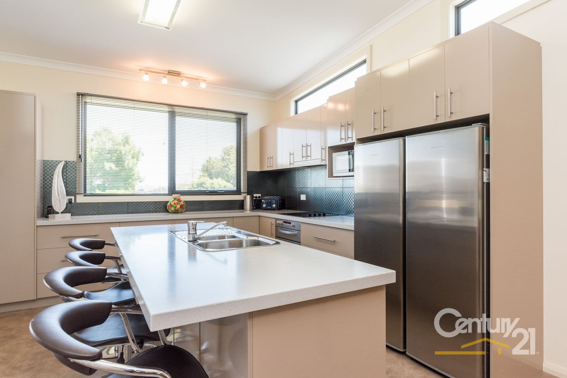 33 Surrey Street, Devonport, TAS, 7310, Devonport - Thumbnail 2