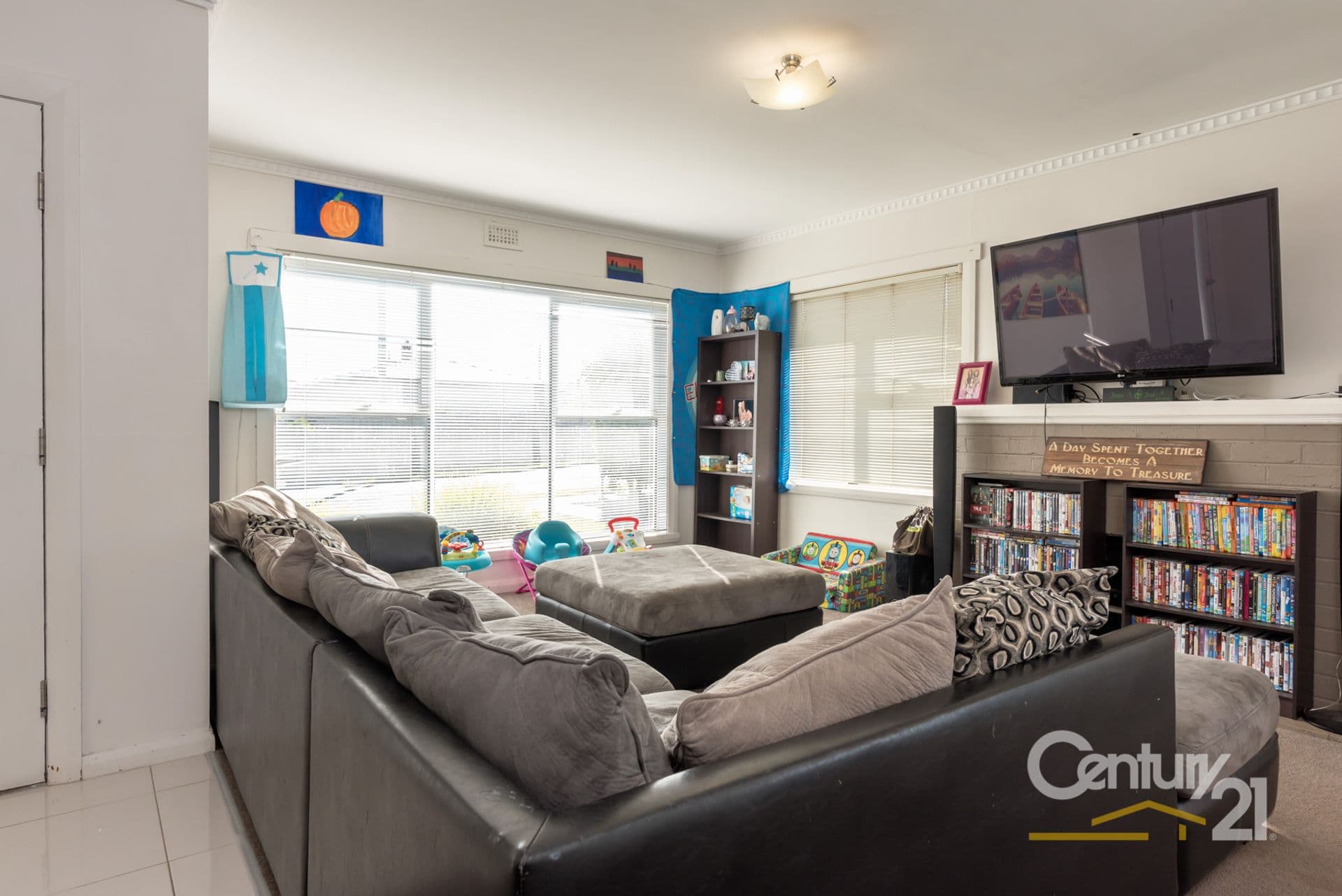 61 Hiller Street, Devonport, TAS, 7310, Devonport - Thumbnail 2