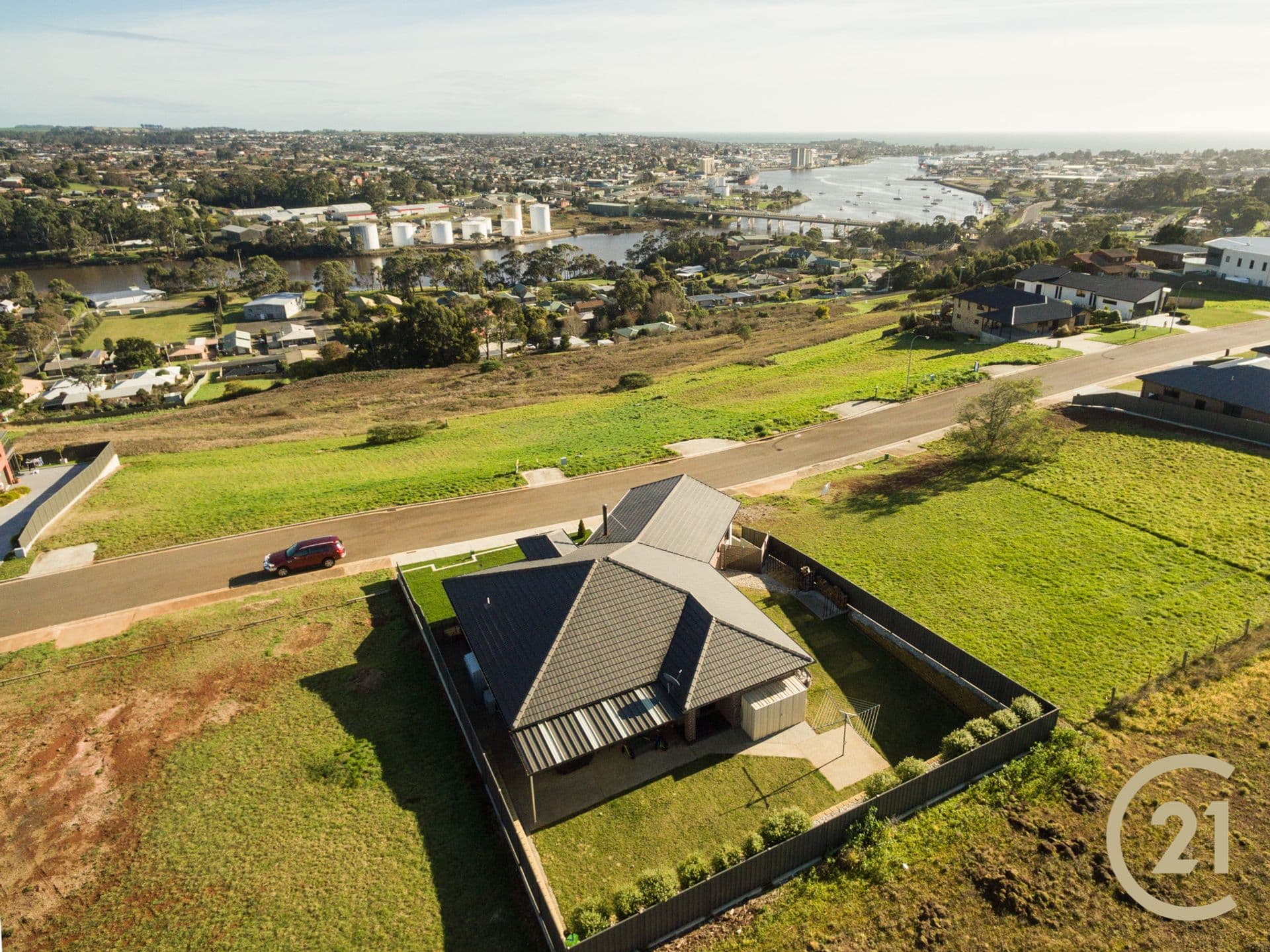 33 Skyline Drive, East Devonport, TAS, 7310, East Devonport - Thumbnail 4