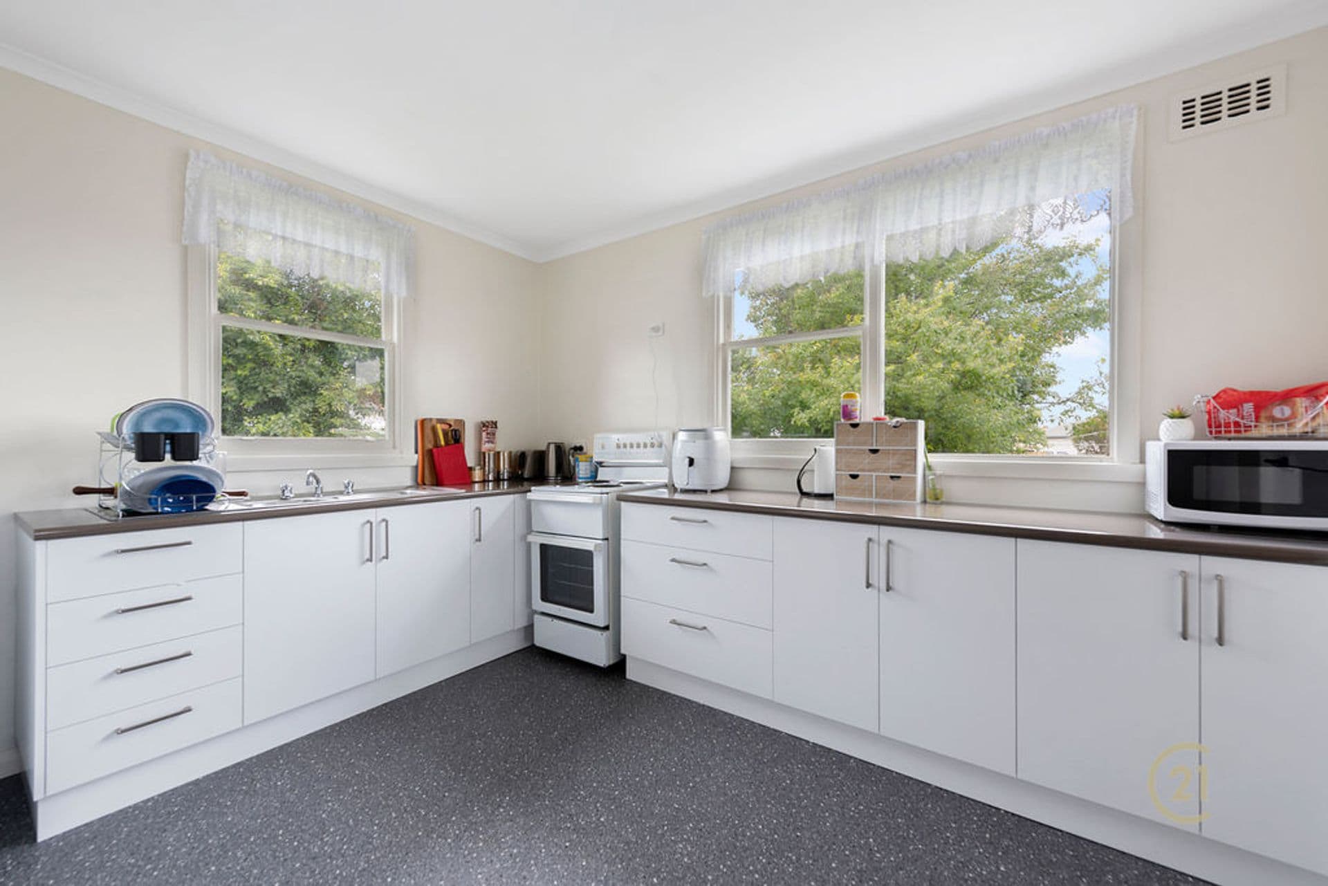 7 Waniora Street, Devonport, TAS, 7310, Devonport - Thumbnail 2