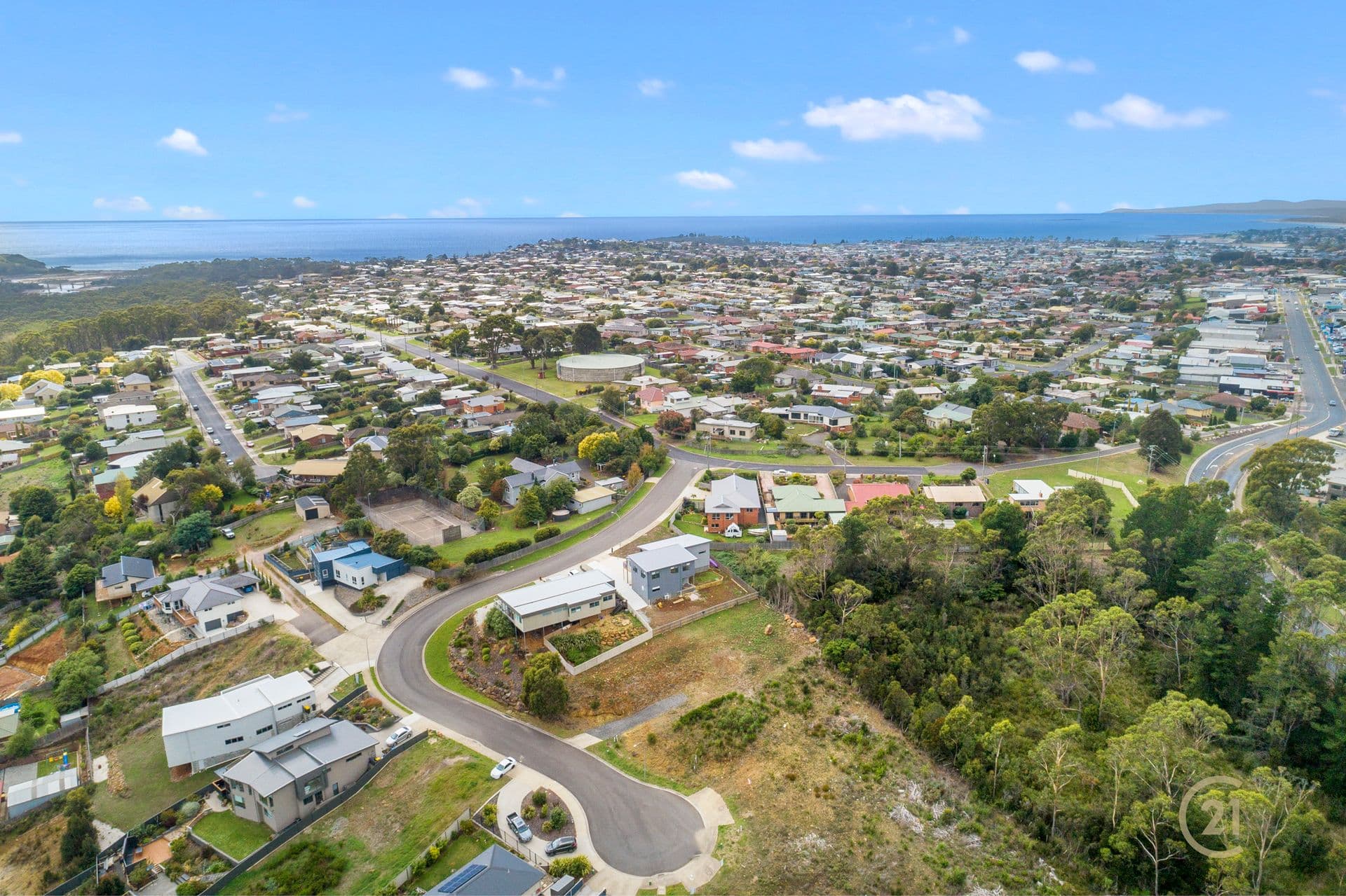 3 Tomarah Crescent, Devonport, TAS, 7310, Devonport - Thumbnail 3