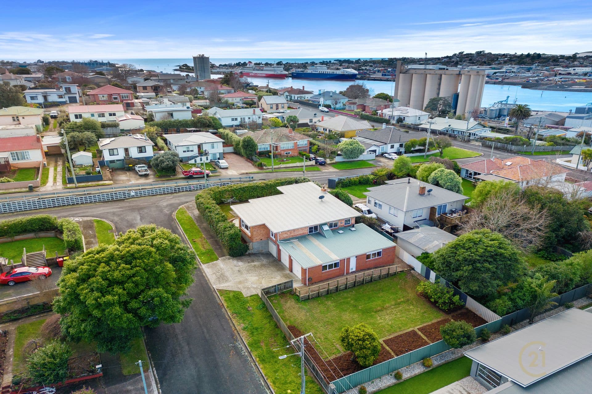 13 Ashburner Street, Devonport, TAS, 7310, Devonport - Thumbnail 5