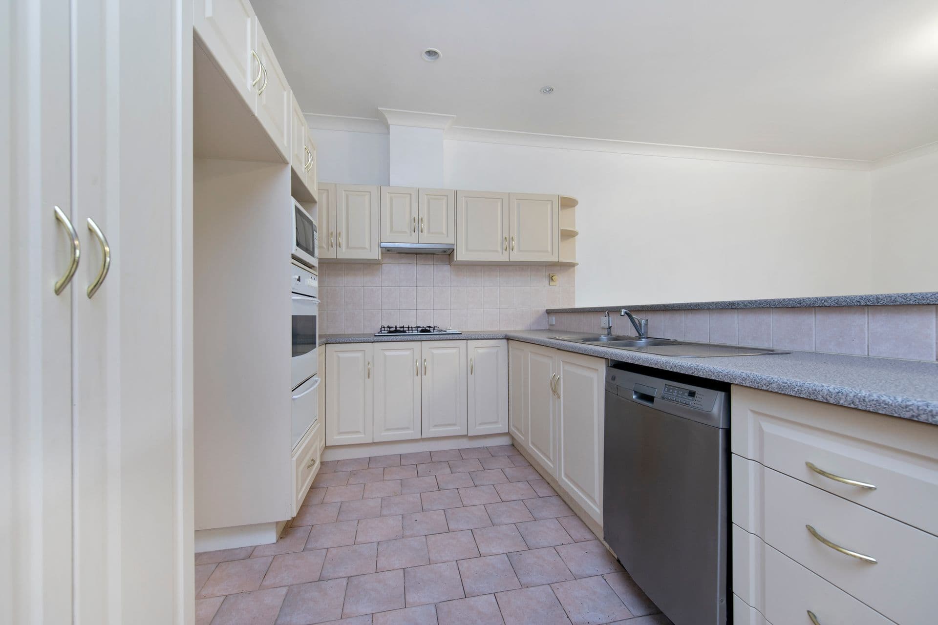 2  Brooklyn Avenue, Glenelg North, SA, 5045, Glenelg North - Thumbnail 3