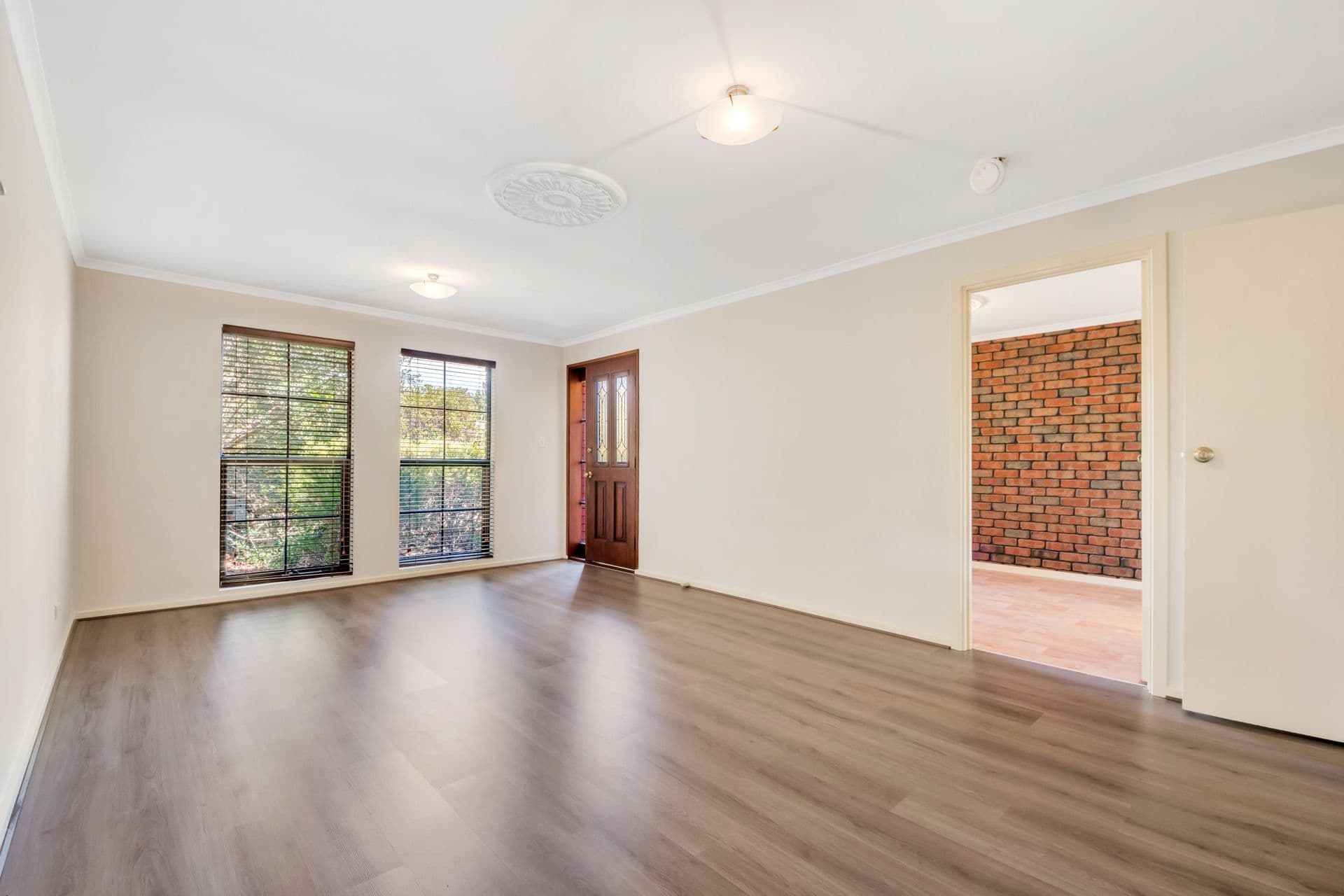 2/10 Beeches Road, Hallett Cove, SA, 5158, Hallett Cove - Thumbnail 2