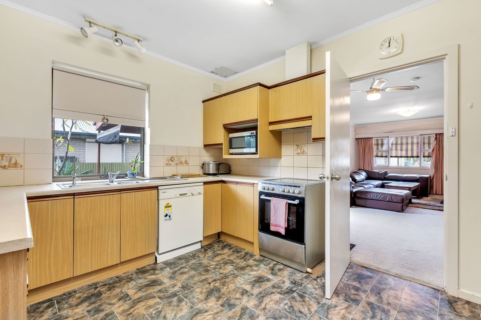 27 Oakmont Crescent, Novar Gardens, SA, 5040, Novar Gardens - Thumbnail 6