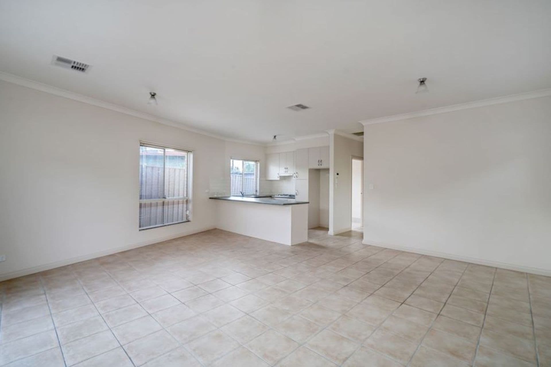 46A White Crescent, Seacombe Gardens, SA, 5047, Seacombe Gardens - Thumbnail 3