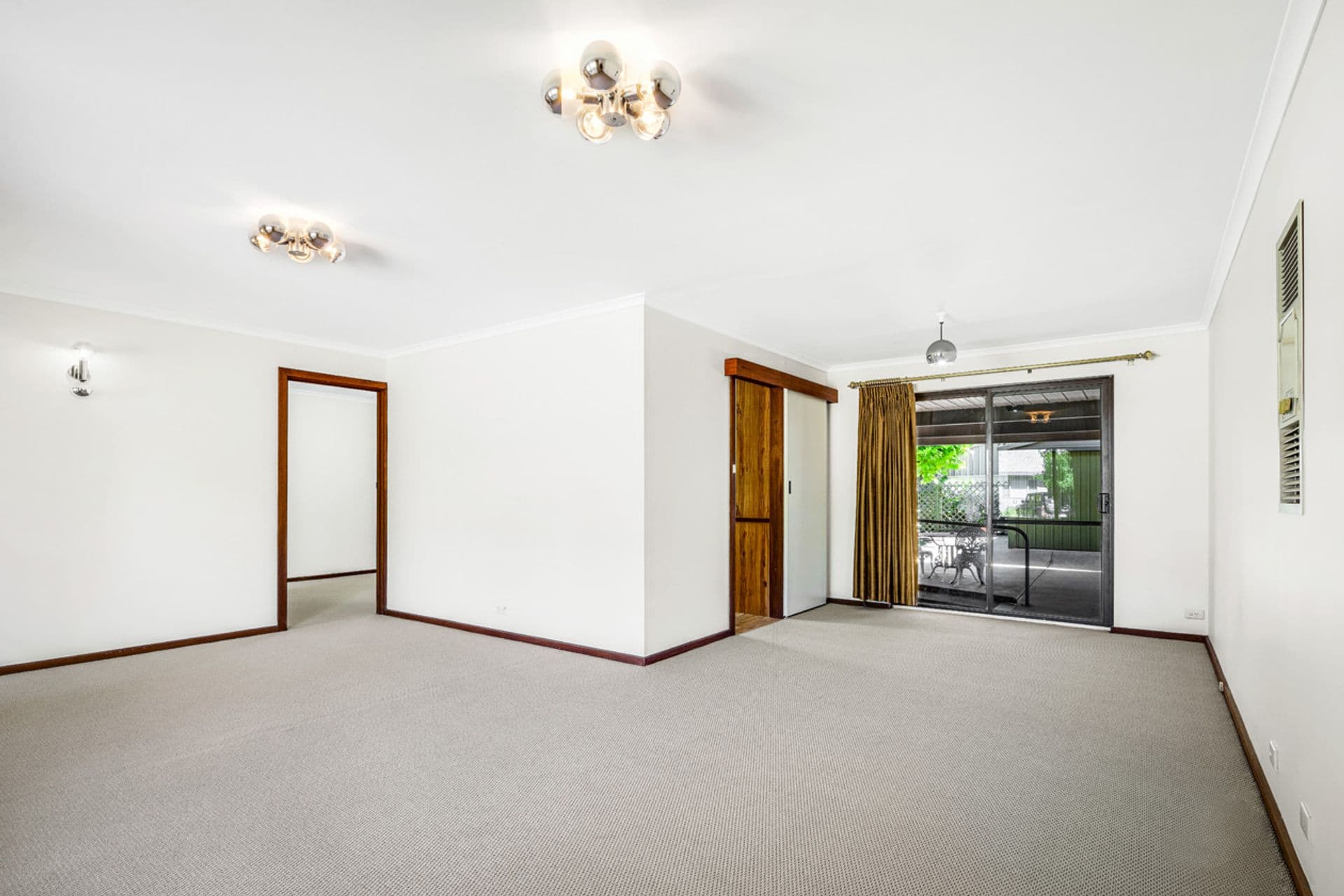 1 Alice Crescent, Morphett Vale, SA, 5162, Morphett Vale - Thumbnail 2