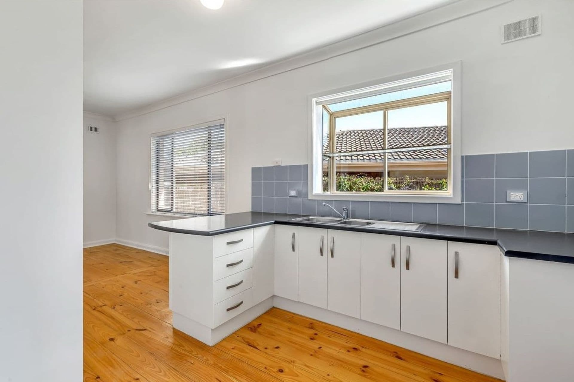 37 Sutton Avenue, Seacombe Gardens, SA, 5047, Seacombe Gardens - Thumbnail 5
