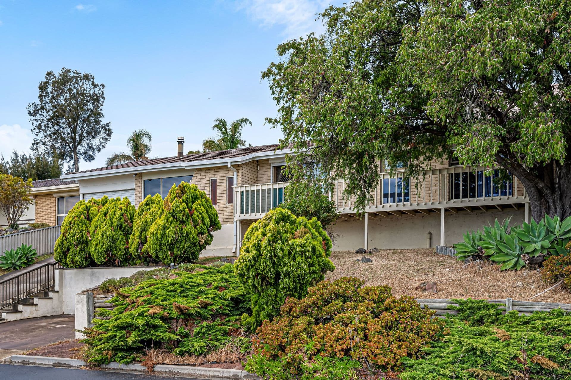 10 Columbia Crescent, Hallett Cove, SA, 5158, Hallett Cove - Thumbnail 4