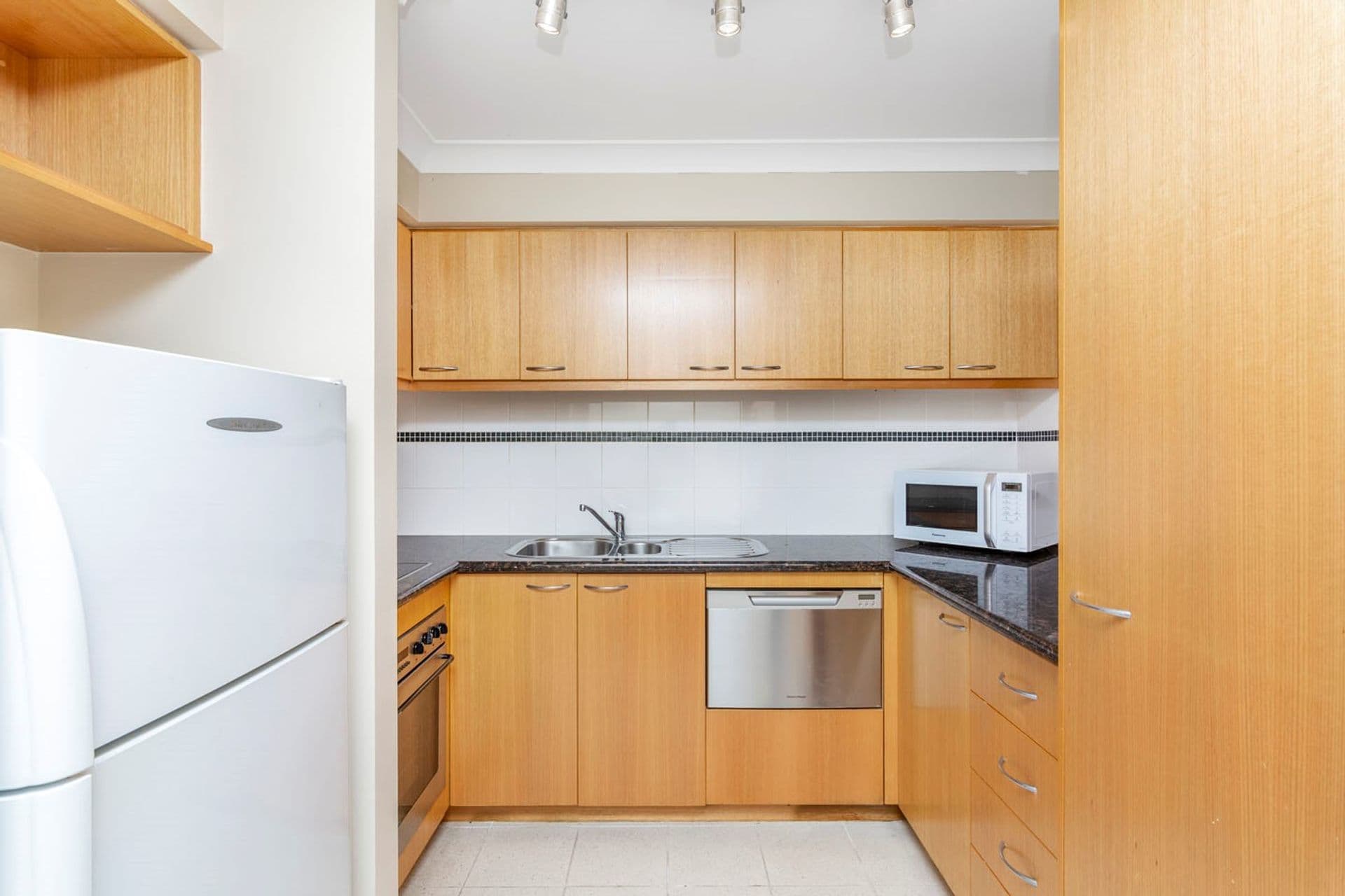 47/128 Mounts Bay Road, Perth, WA, 6000, Perth - Thumbnail 8