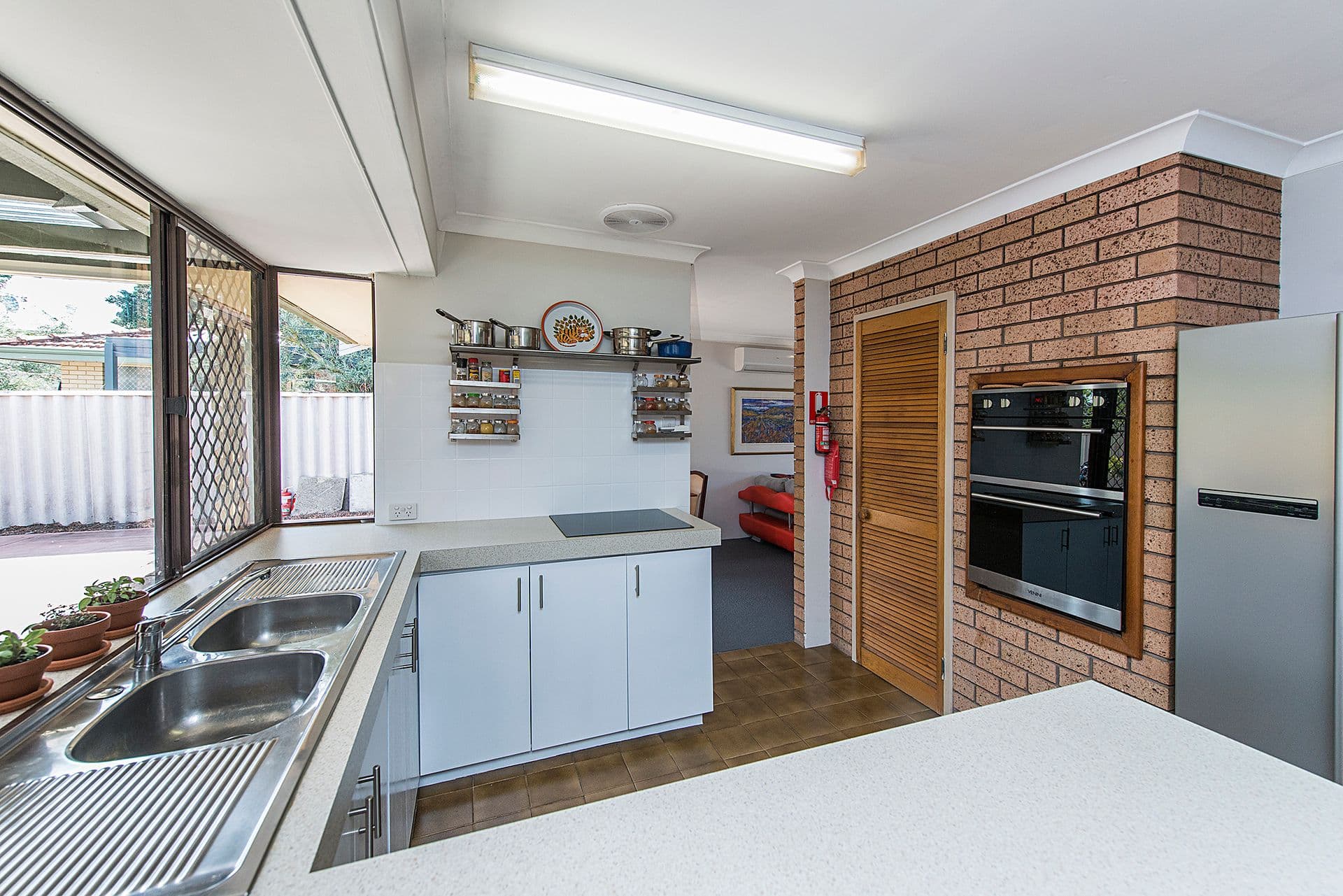 2/280 Lord Street, Perth, WA, 6000, East Victoria Park - Thumbnail 2