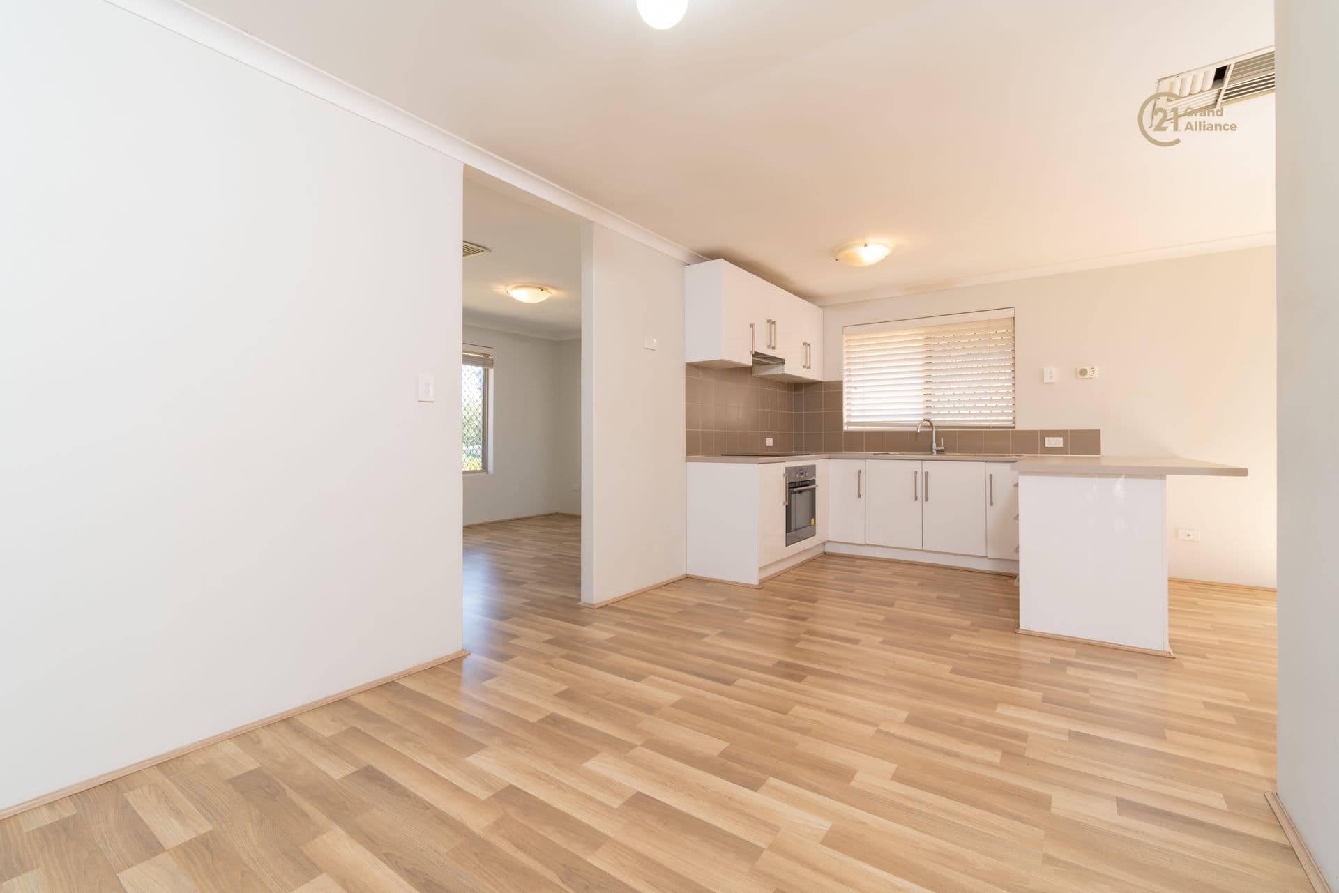 2/280 Lord Street, Perth, WA, 6000, Langford - Thumbnail 2