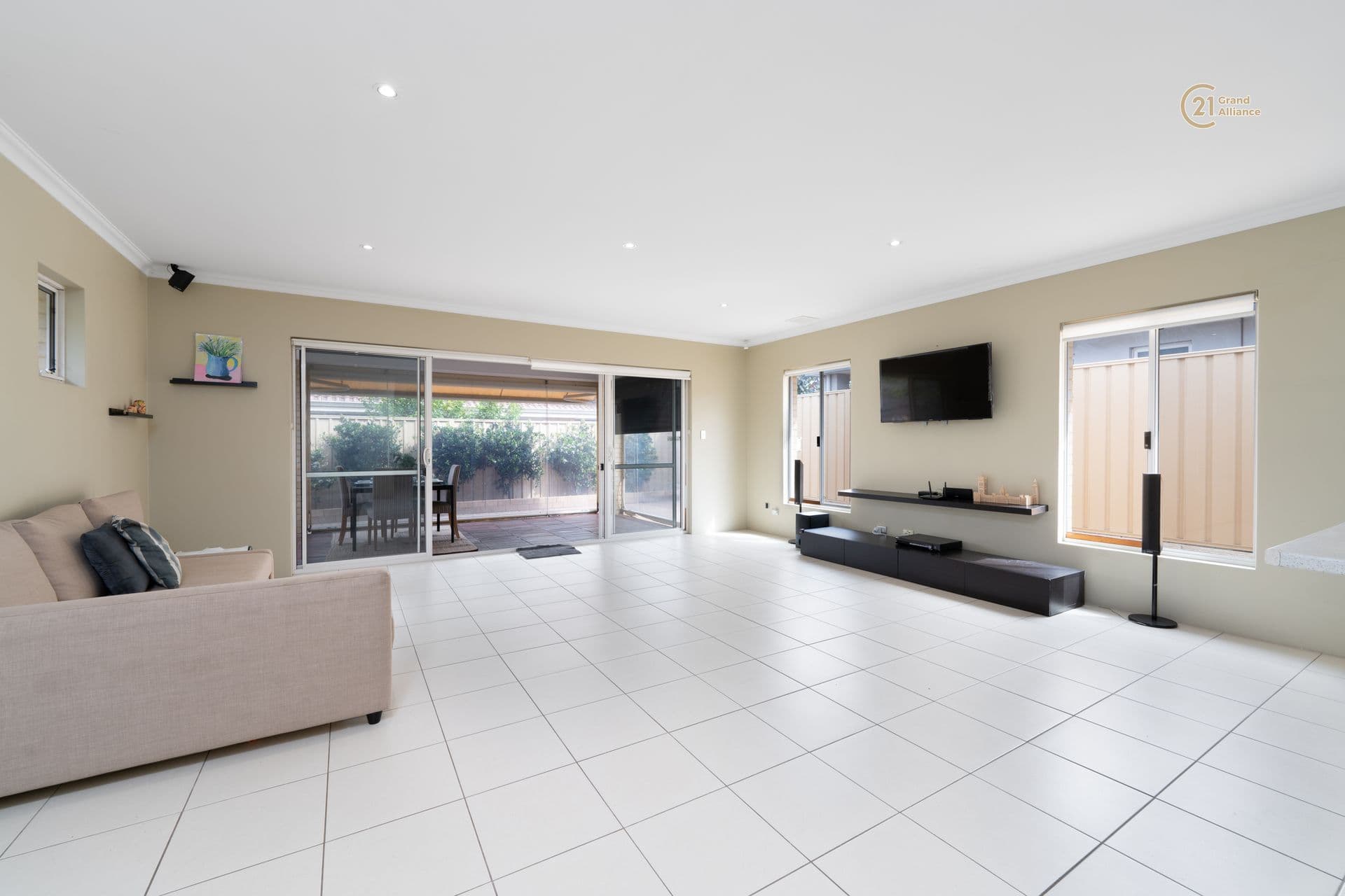 2/280 Lord Street, Perth, WA, 6000, Ardross - Image 1