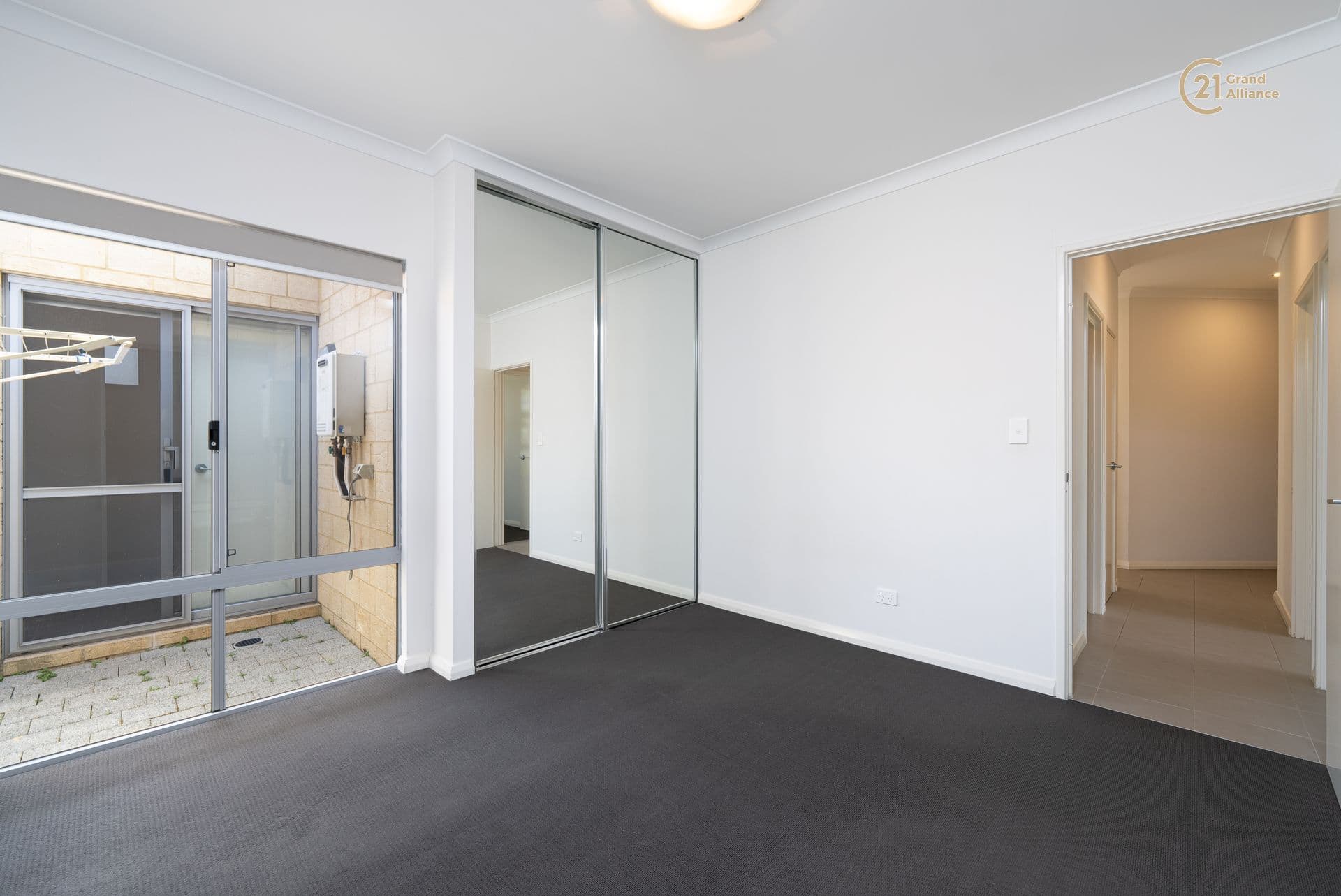 2/280 Lord Street, Perth, WA, 6000, Spearwood - Thumbnail 4