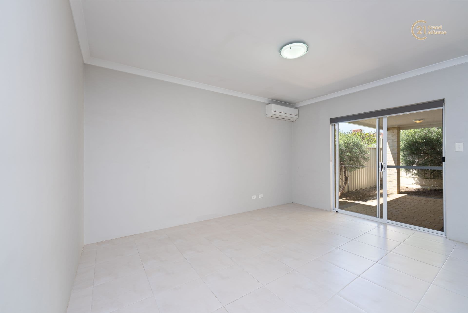 2/280 Lord Street, Perth, WA, 6000, Spearwood - Thumbnail 4