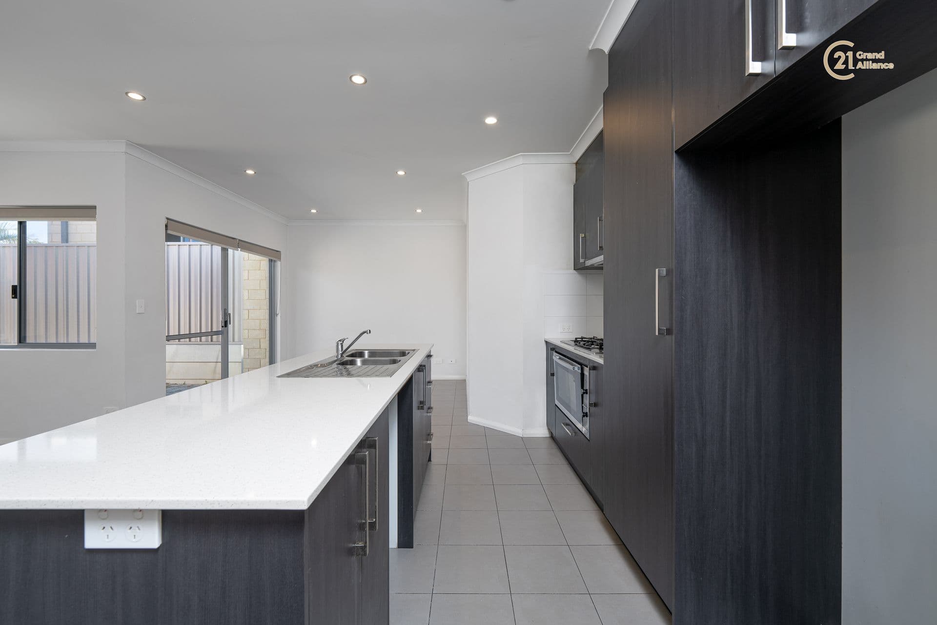 2/280 Lord Street, Perth, WA, 6000, Spearwood - Thumbnail 3