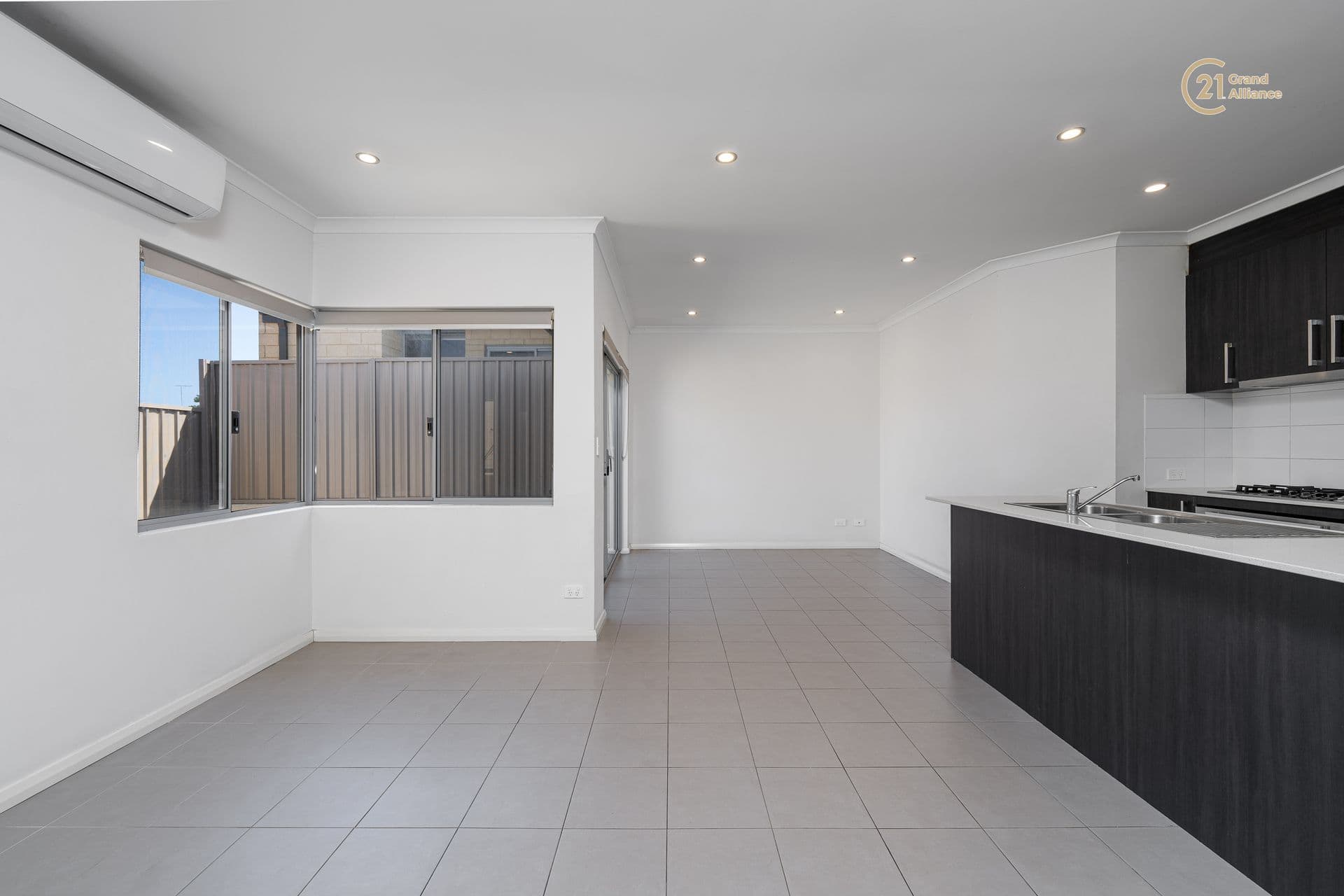 2/280 Lord Street, Perth, WA, 6000, Spearwood - Thumbnail 2