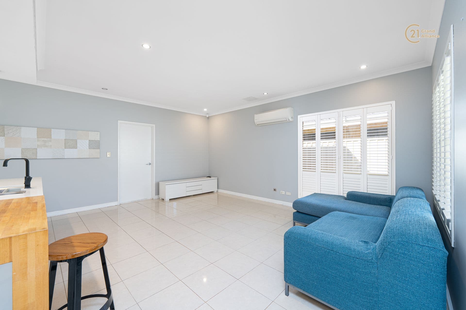 2/280 Lord Street, Perth, WA, 6000, Darch - Thumbnail 2