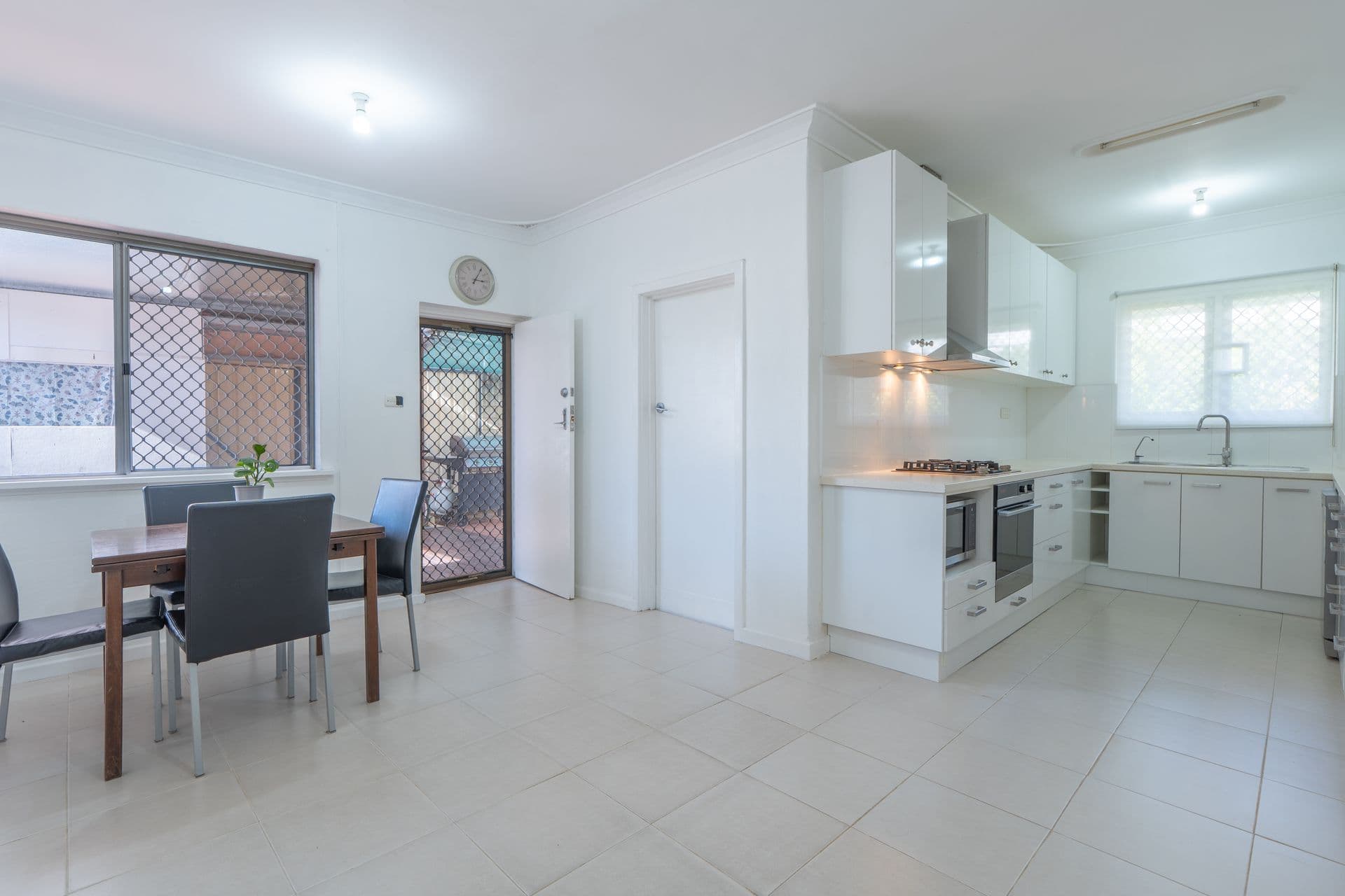2/280 Lord Street, Perth, WA, 6000, East Cannington - Thumbnail 2