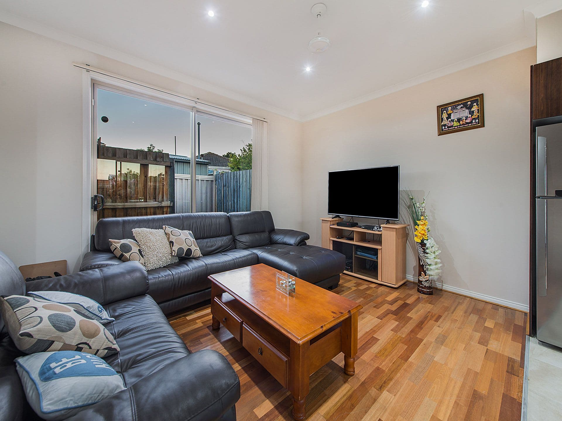 8 Langhorne Street, Dandenong, VIC, 3175, Noble Park - Thumbnail 2