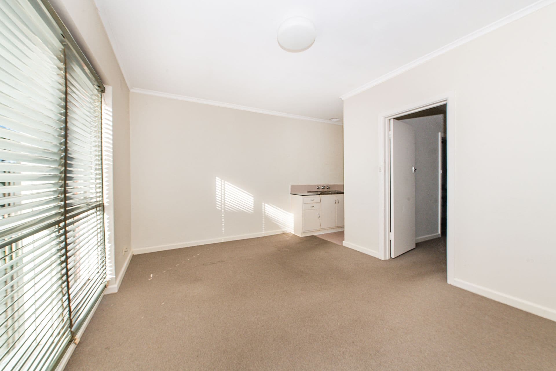 8 Langhorne Street, Dandenong, VIC, 3175, Noble Park - Thumbnail 2