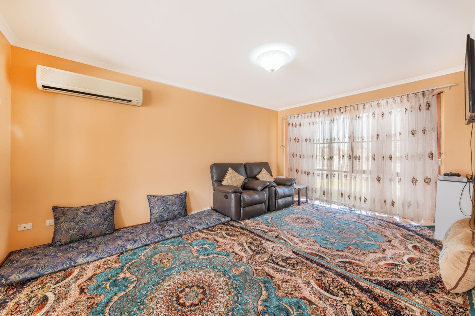 8 Langhorne Street, Dandenong, VIC, 3175, Dandenong - Thumbnail 2