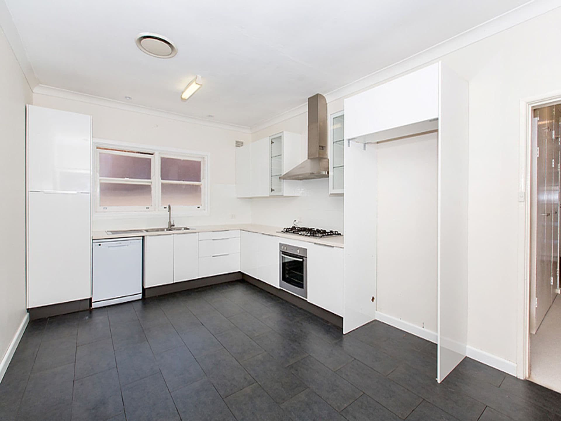 33 Bonaparte Street, Riverwood, NSW, 2210, Riverwood - Thumbnail 2