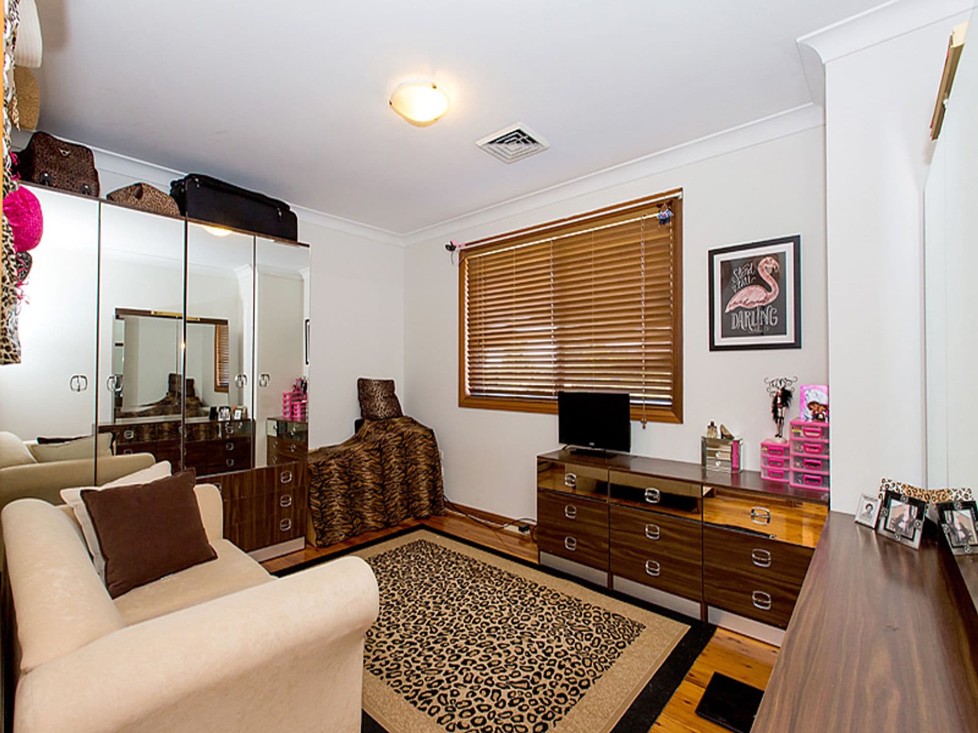 32 Yvonne Crescent, Bass Hill, NSW, 2197, Bass Hill - Thumbnail 6