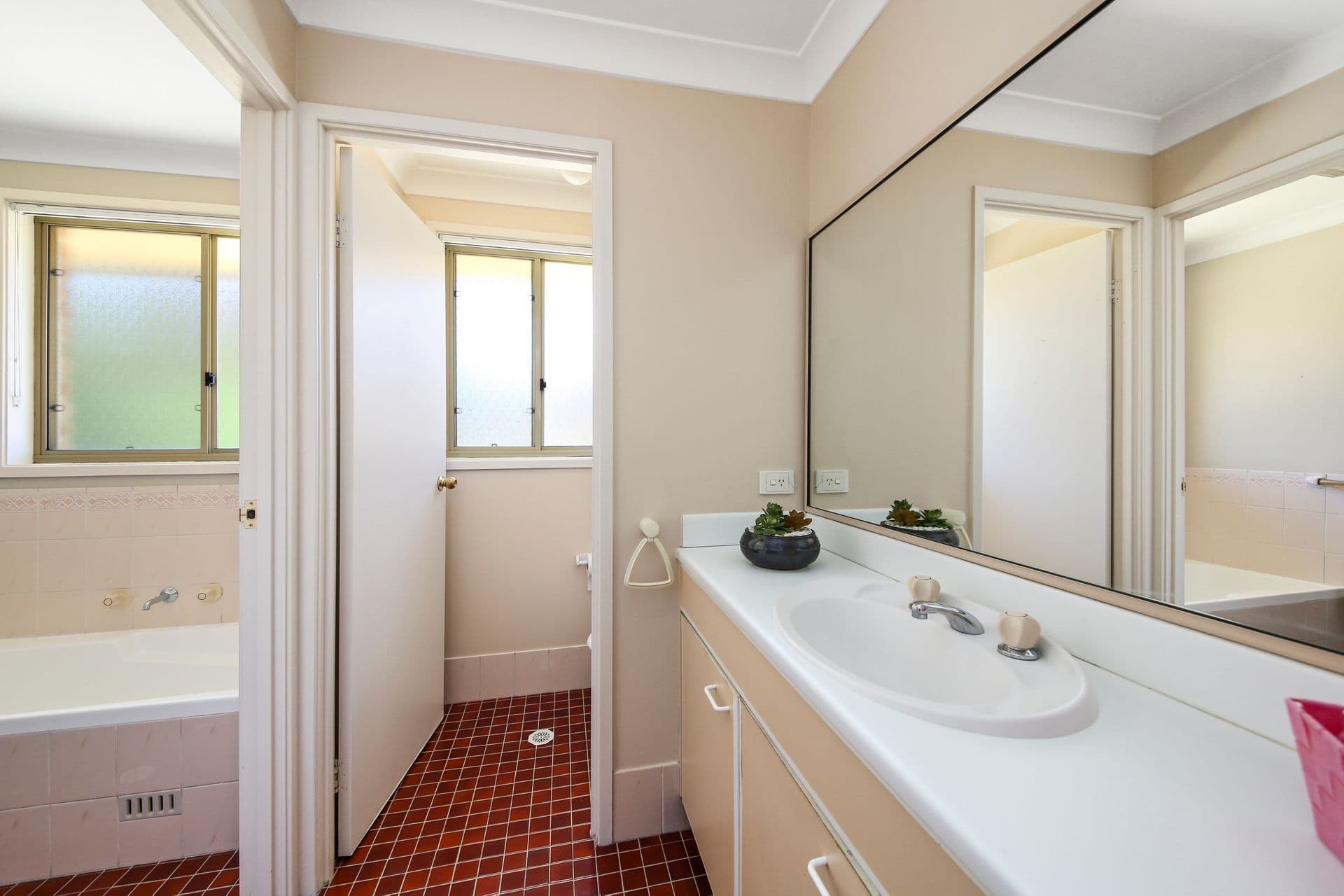 14 Amber Place, Bass Hill, NSW, 2197, Bass Hill - Thumbnail 7