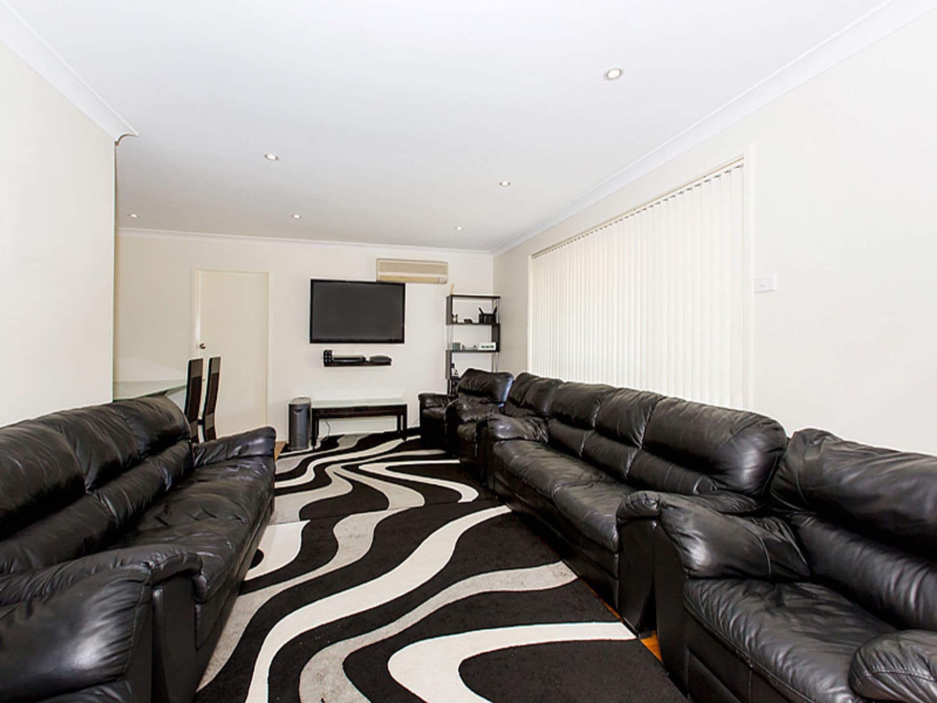15 Whitemore Avenue, Georges Hall, NSW, 2198, Georges Hall - Thumbnail 2