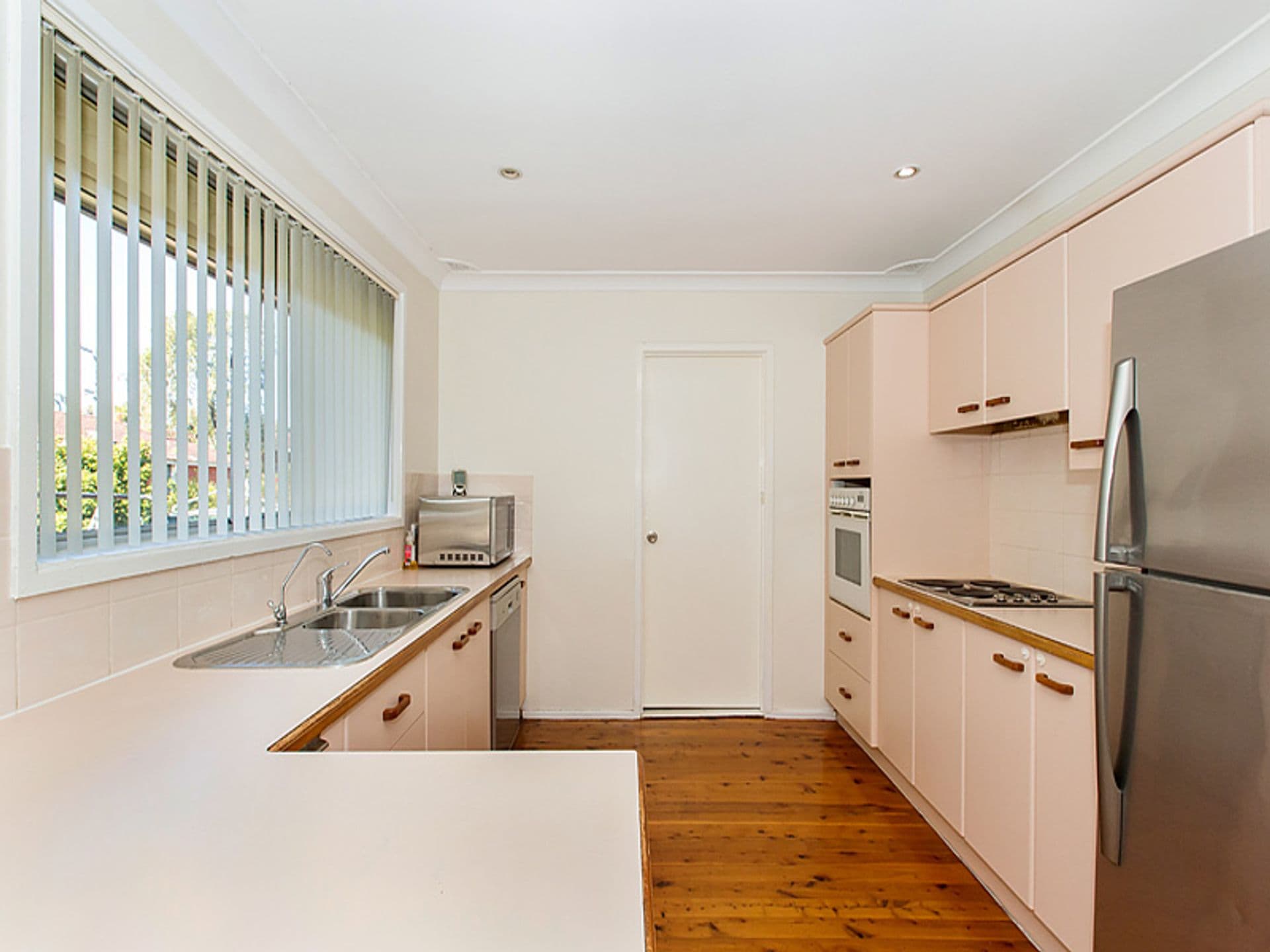 15 Whitemore Avenue, Georges Hall, NSW, 2198, Georges Hall - Thumbnail 3