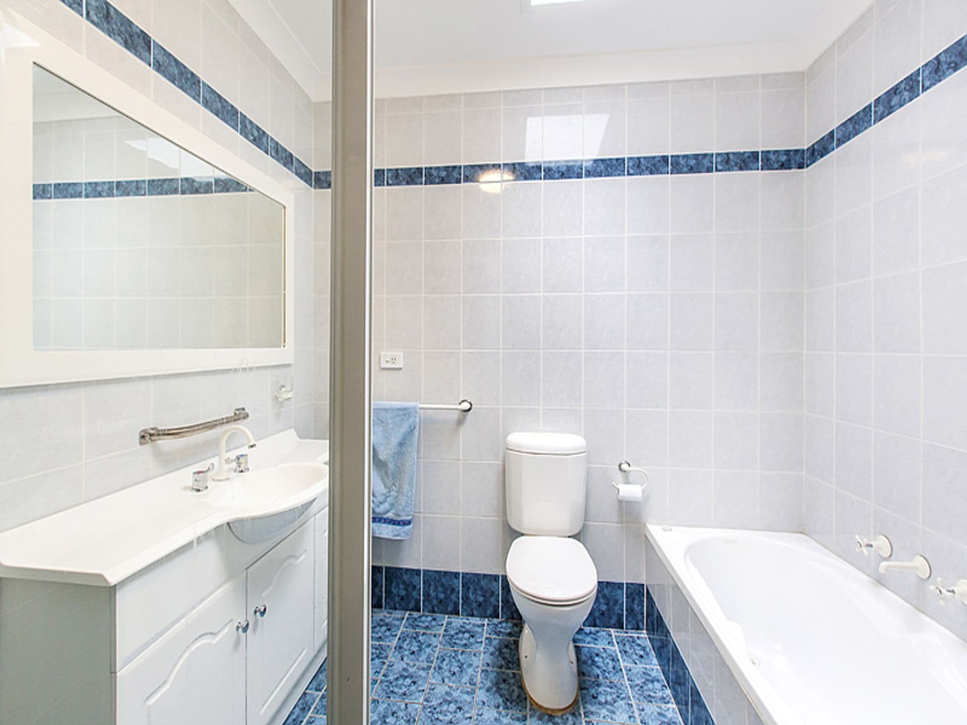 10/125 Rex Road, Georges Hall, NSW, 2198, Georges Hall - Thumbnail 2