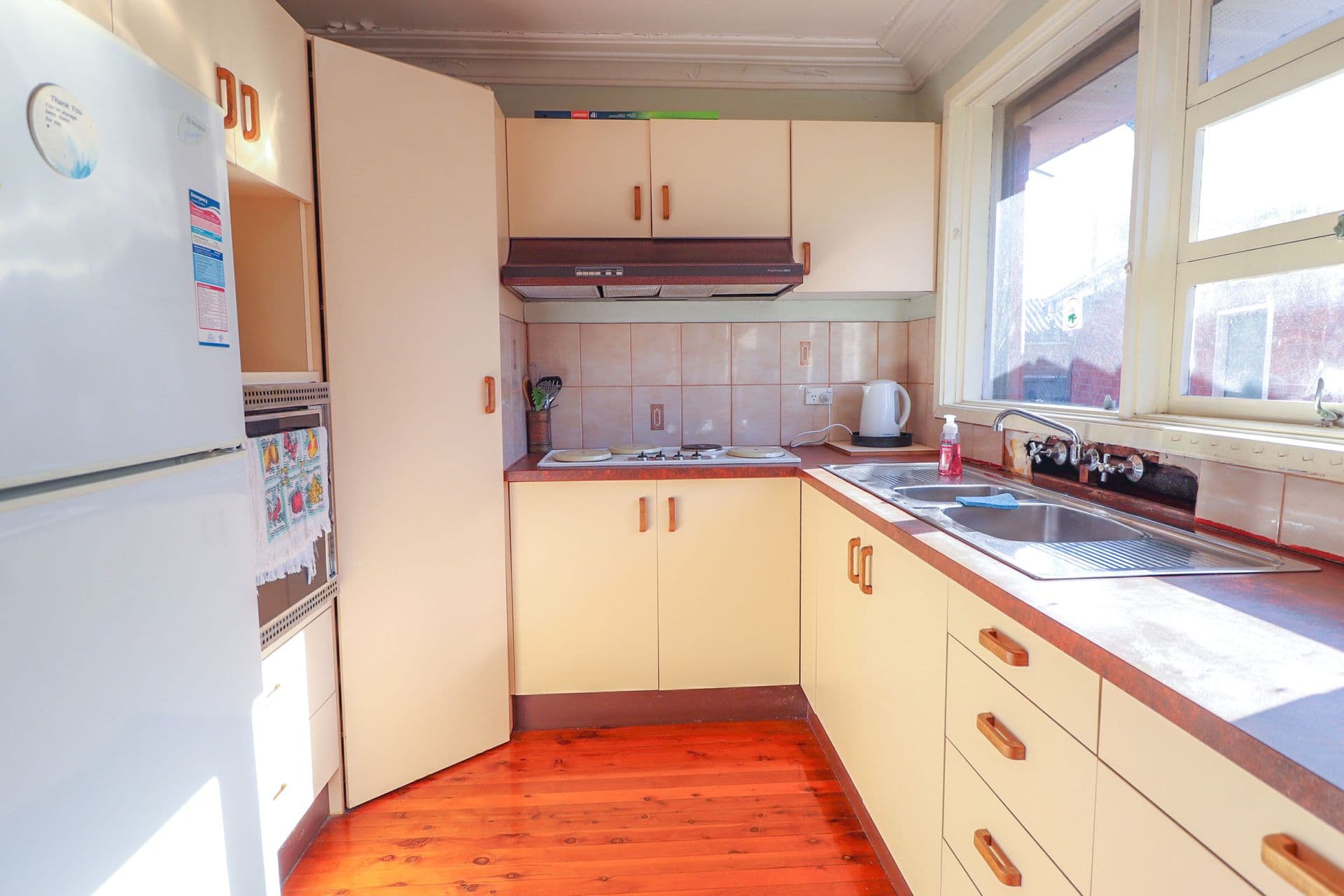 1 Erica Crescent, Georges Hall, NSW, 2198, Georges Hall - Thumbnail 3