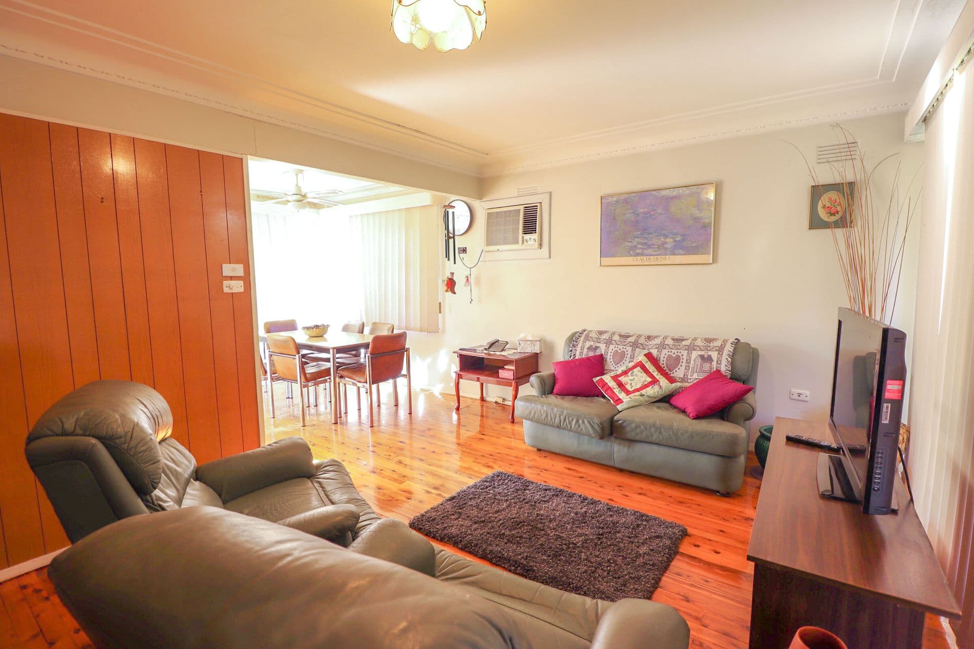 1 Erica Crescent, Georges Hall, NSW, 2198, Georges Hall - Thumbnail 2