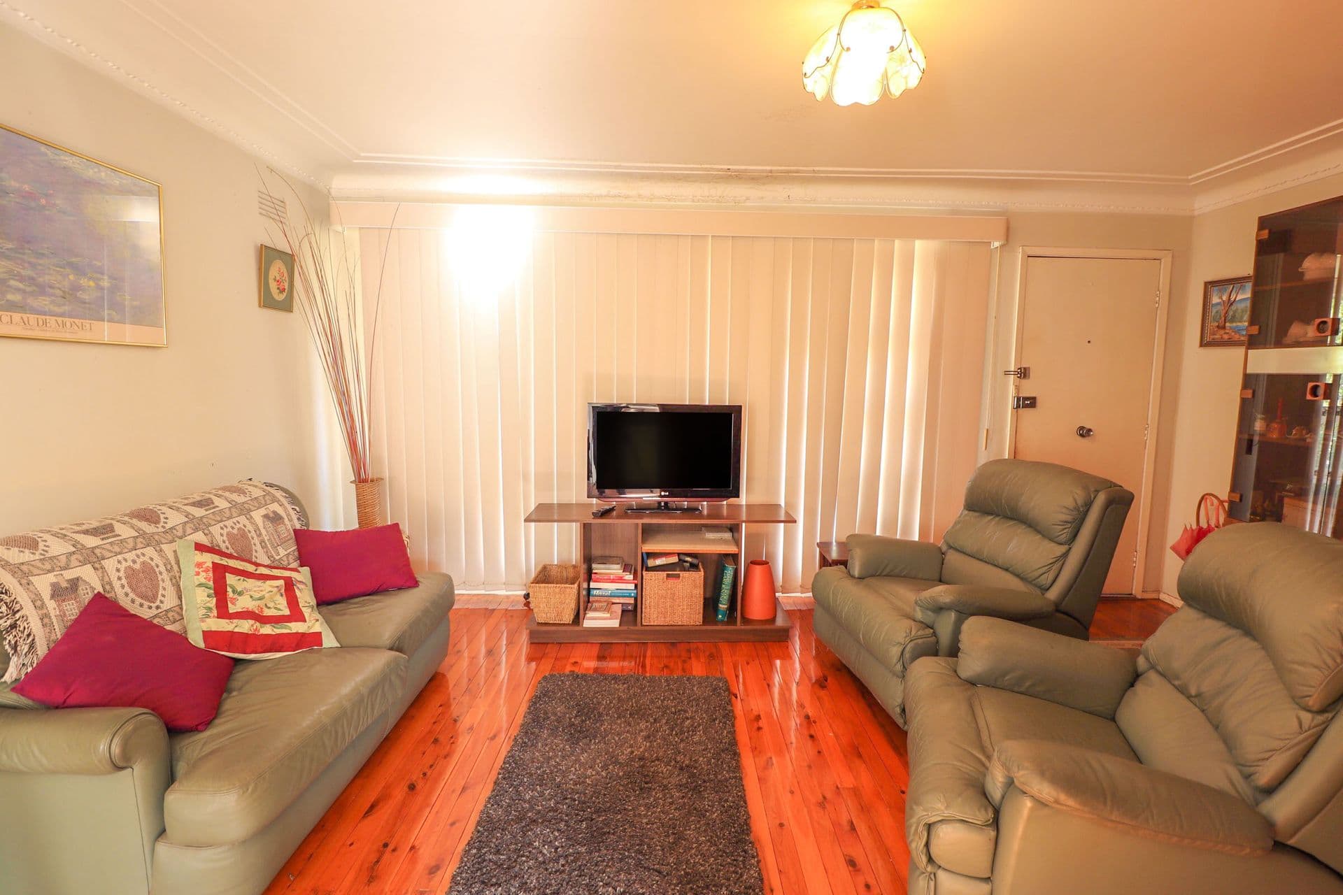 1 Erica Crescent, Georges Hall, NSW, 2198, Georges Hall - Thumbnail 4