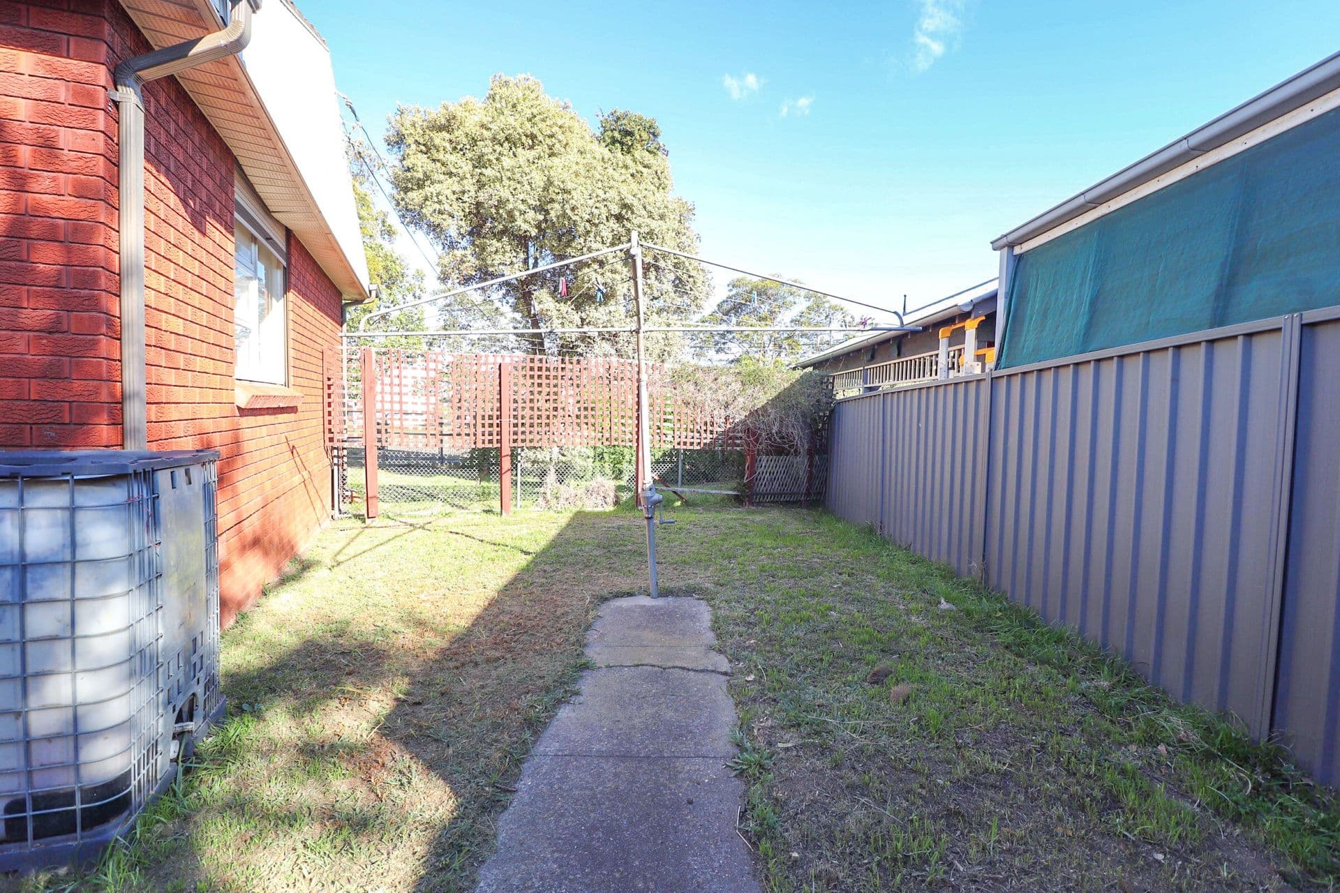 1 Erica Crescent, Georges Hall, NSW, 2198, Georges Hall - Thumbnail 8