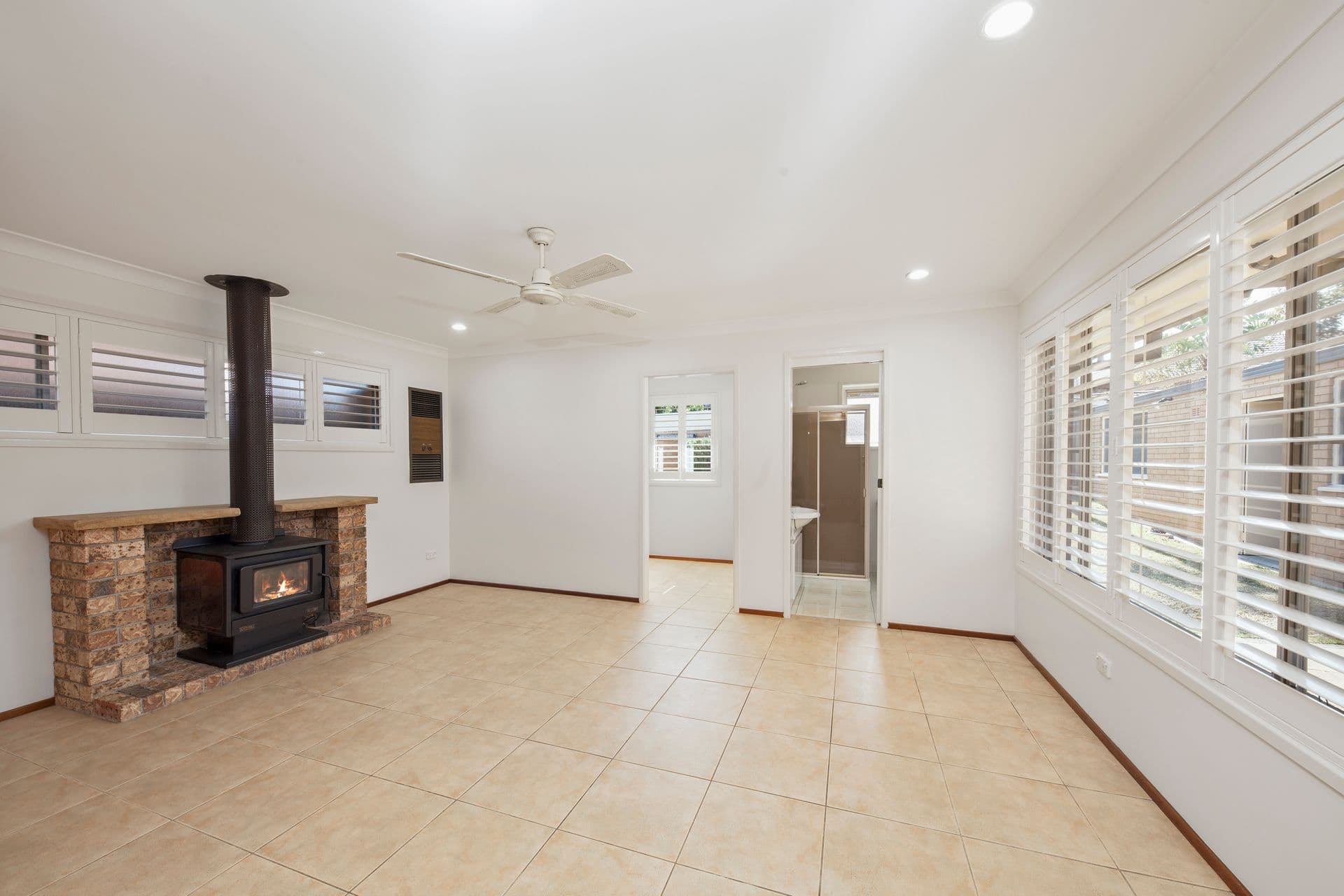 29 Universal Avenue, Georges Hall, NSW, 2198, Georges Hall - Thumbnail 2
