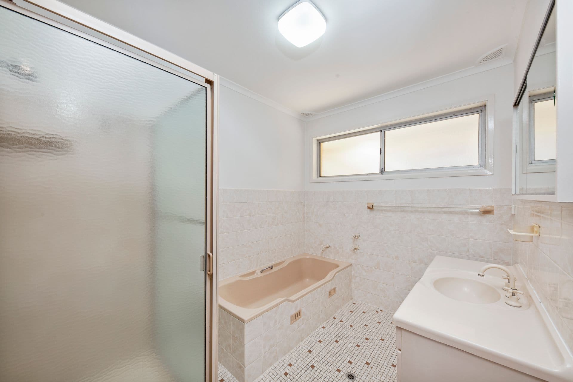 29 Universal Avenue, Georges Hall, NSW, 2198, Georges Hall - Thumbnail 5
