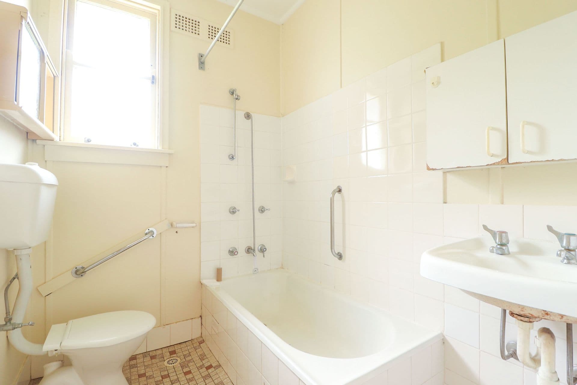 70 McKellar Boulevard, Blue Haven, NSW, 2262, Blue Haven - Thumbnail 4