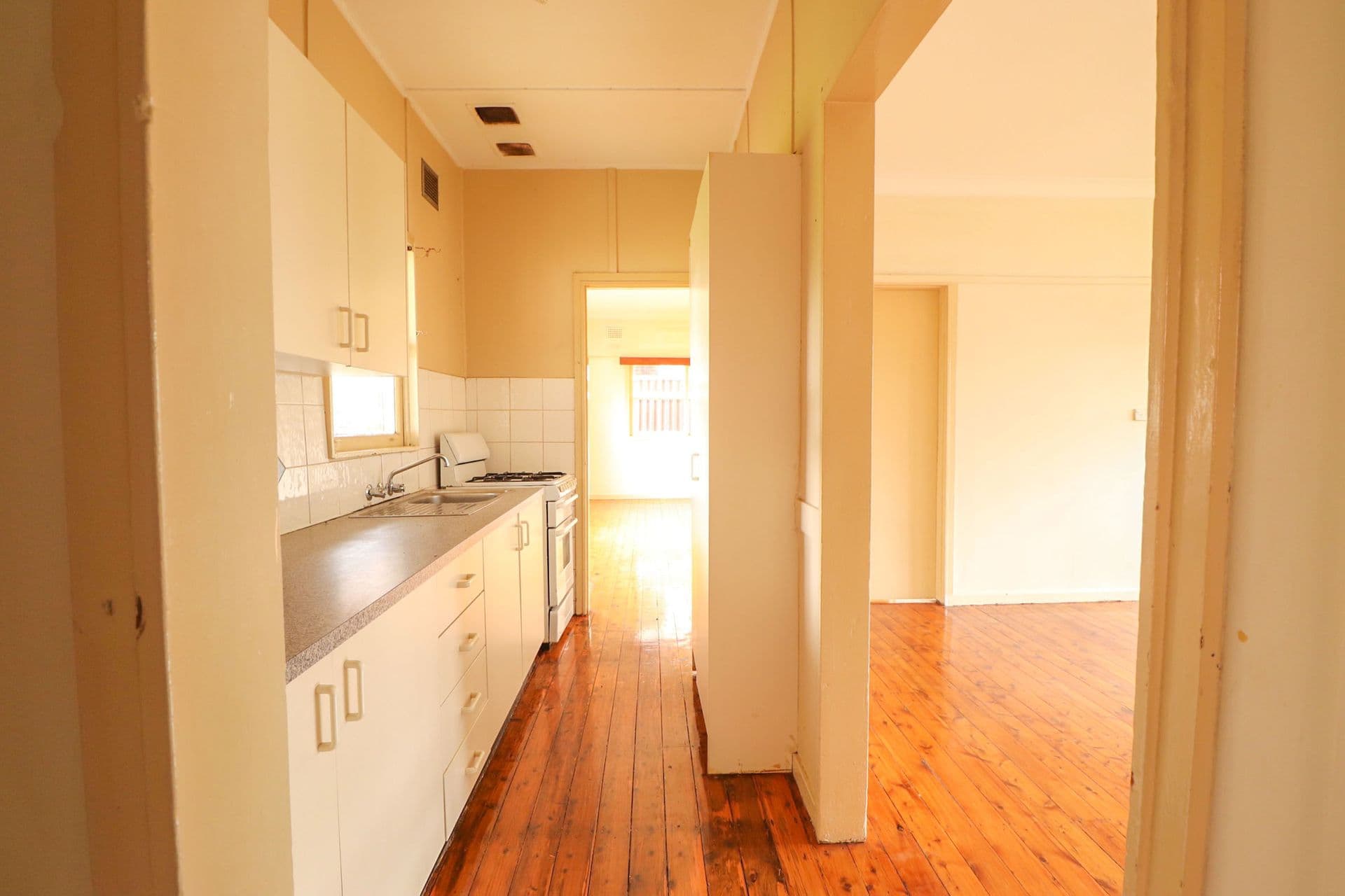 46 Hillcrest Avenue, Greenacre, NSW, 2190, Greenacre - Thumbnail 3