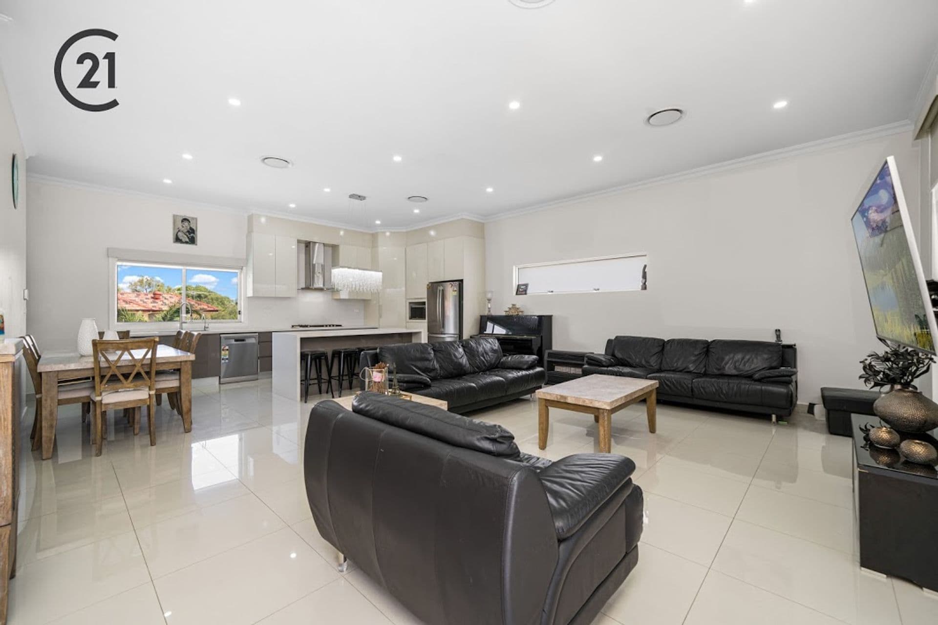 31 Kurrajong Avenue, Georges Hall, NSW, 2198, Georges Hall - Thumbnail 3