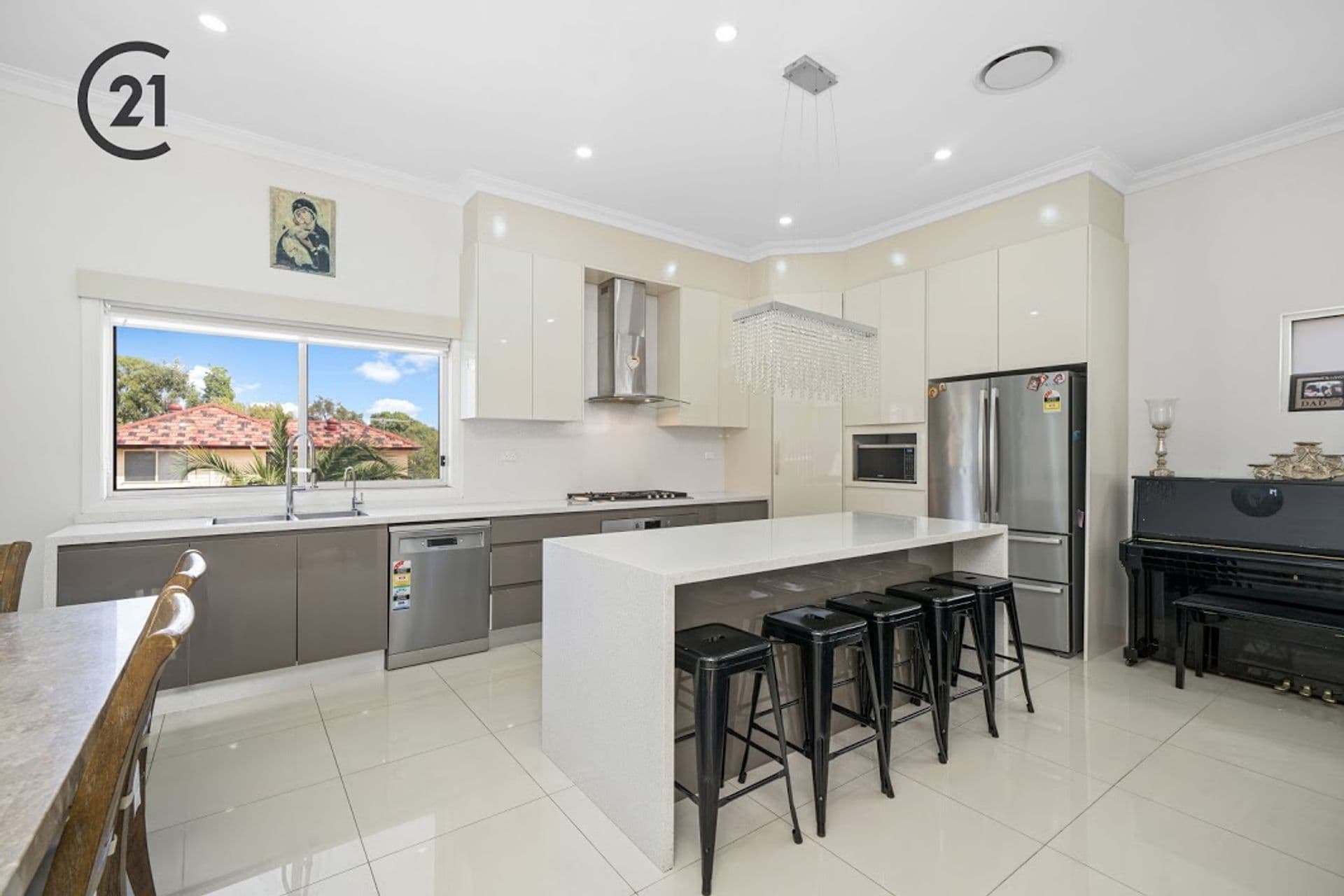 31 Kurrajong Avenue, Georges Hall, NSW, 2198, Georges Hall - Thumbnail 4