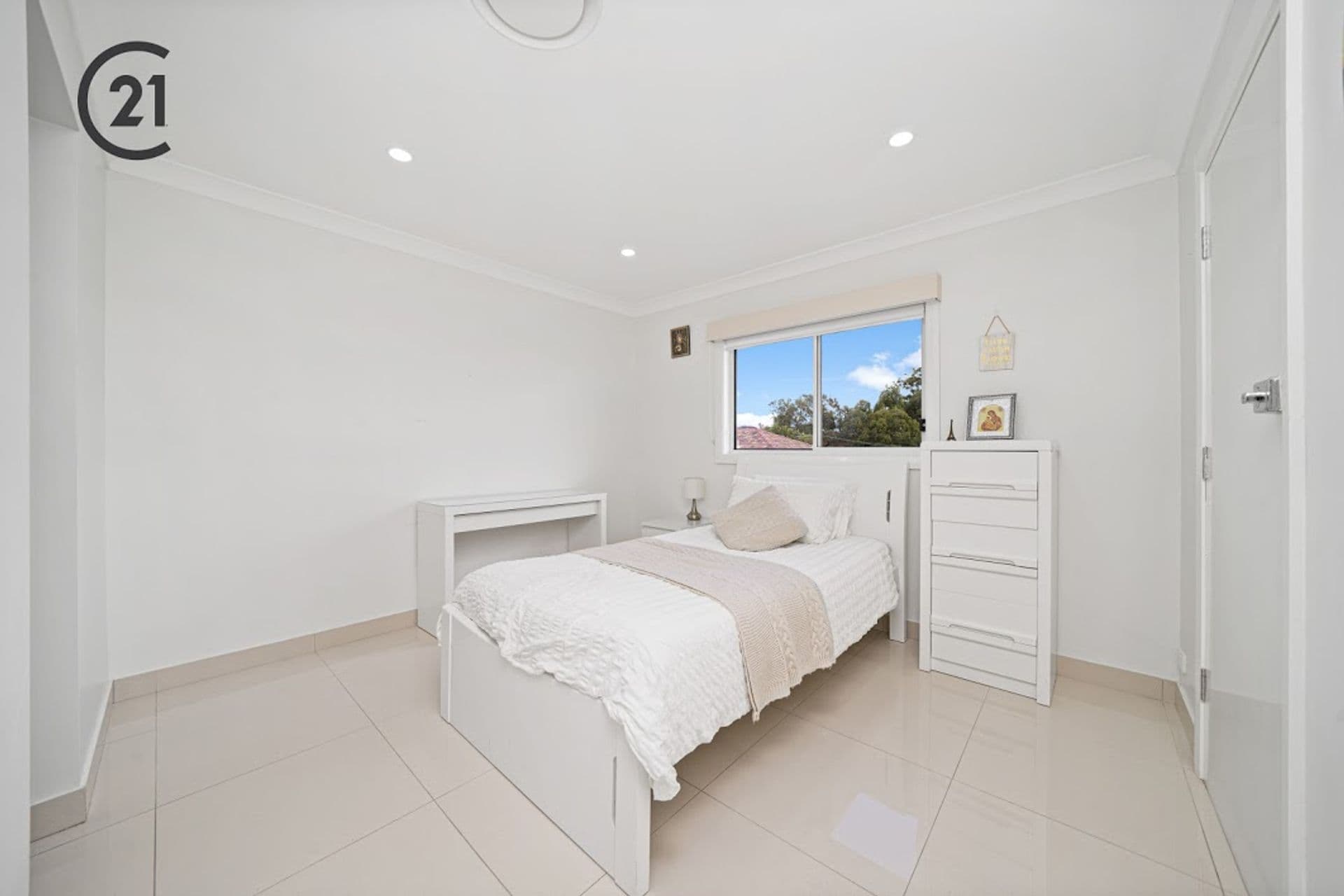 31 Kurrajong Avenue, Georges Hall, NSW, 2198, Georges Hall - Thumbnail 7