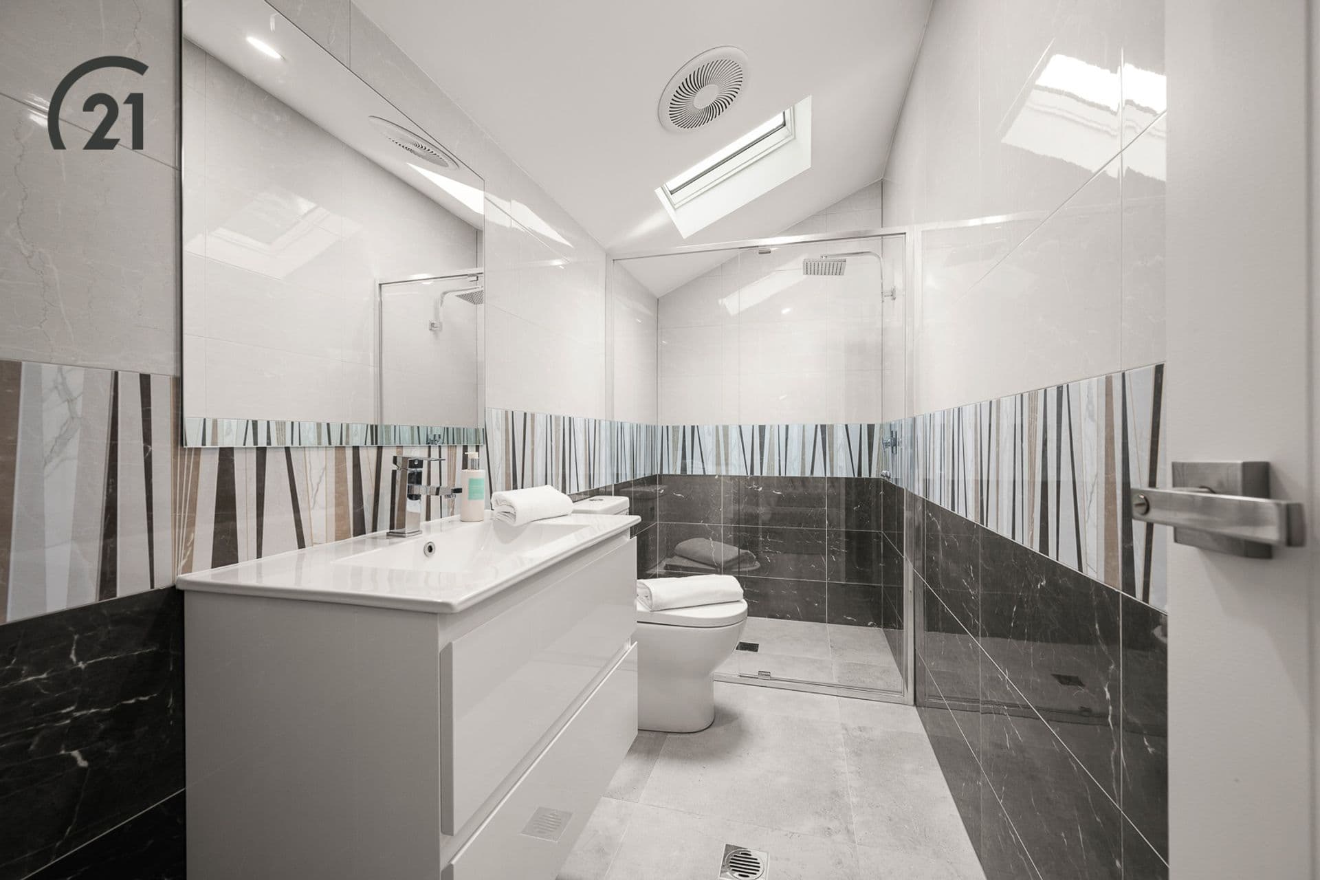 8/120-122 Karne Street North, Roselands, NSW, 2196, Roselands - Thumbnail 5