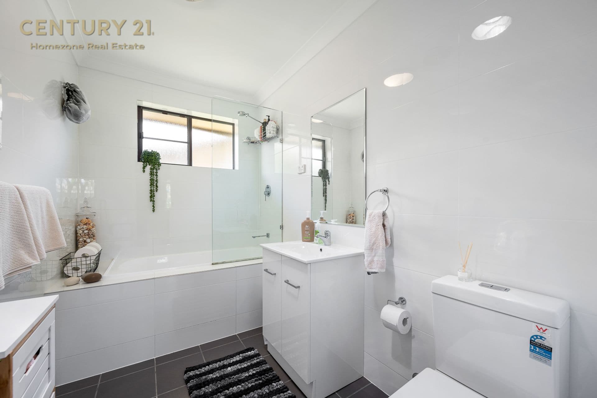 19 Jacaranda Drive, Georges Hall, NSW, 2198, Georges Hall - Thumbnail 7