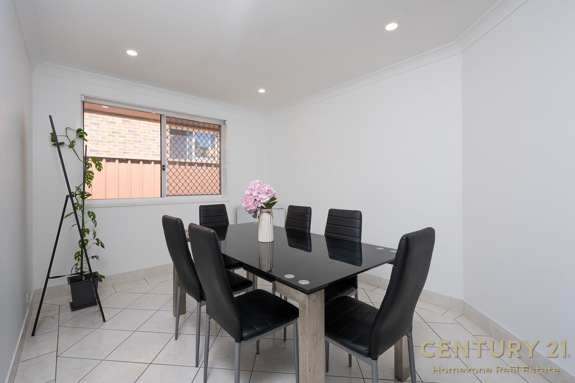29 Flinders Crescent, Hinchinbrook, NSW, 2168, Hinchinbrook - Thumbnail 4
