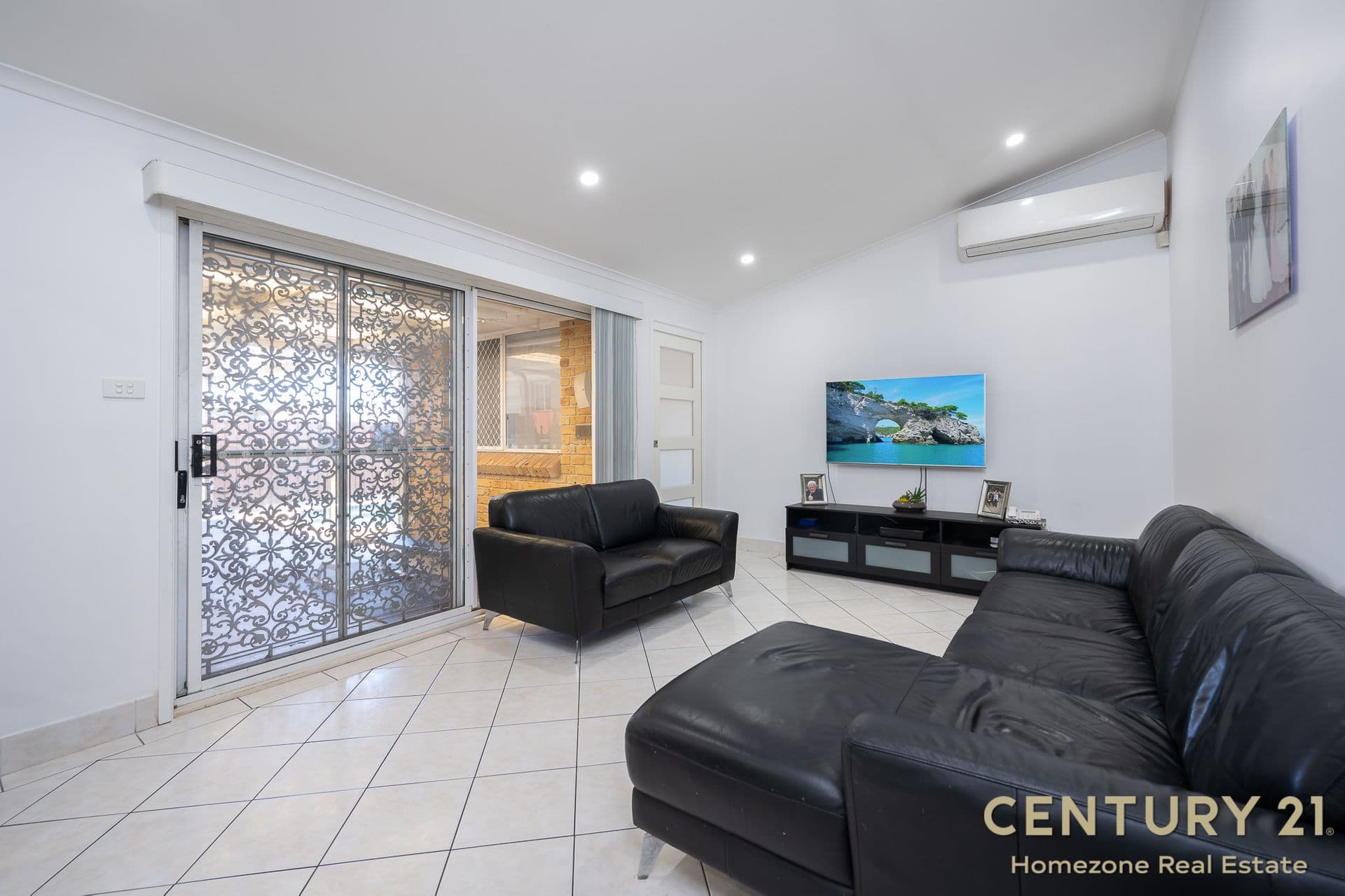 29 Flinders Crescent, Hinchinbrook, NSW, 2168, Hinchinbrook - Thumbnail 2