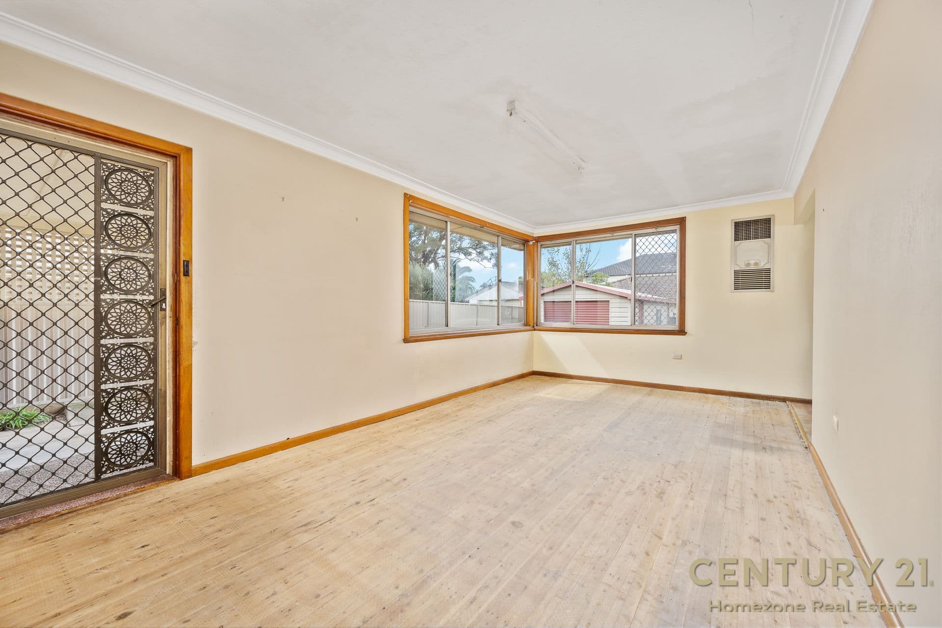 7 Maiden Street, Greenacre, NSW, 2190, Greenacre - Thumbnail 3