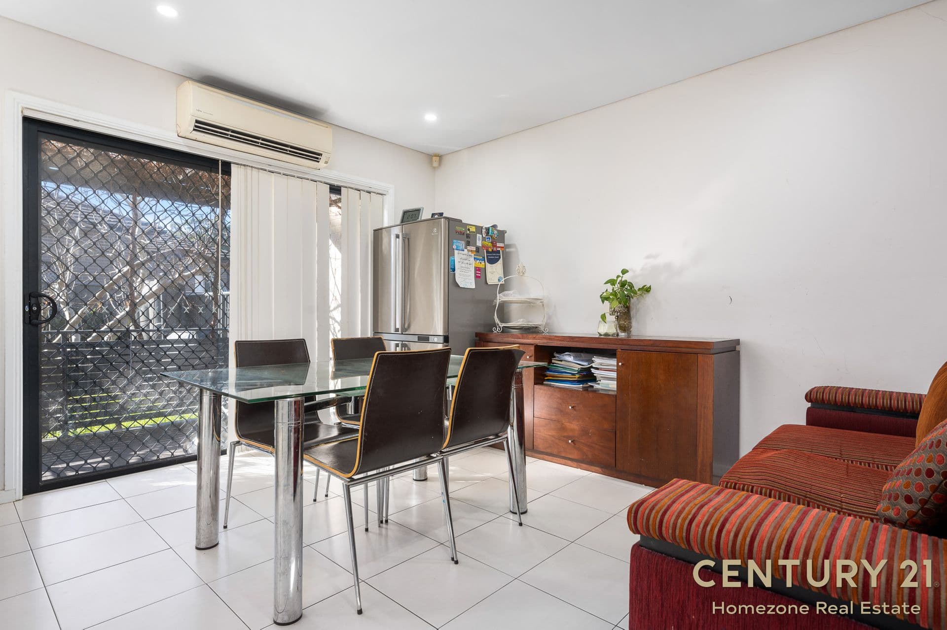 1/49 Old Kent Road, Greenacre, NSW, 2190, Greenacre - Thumbnail 4