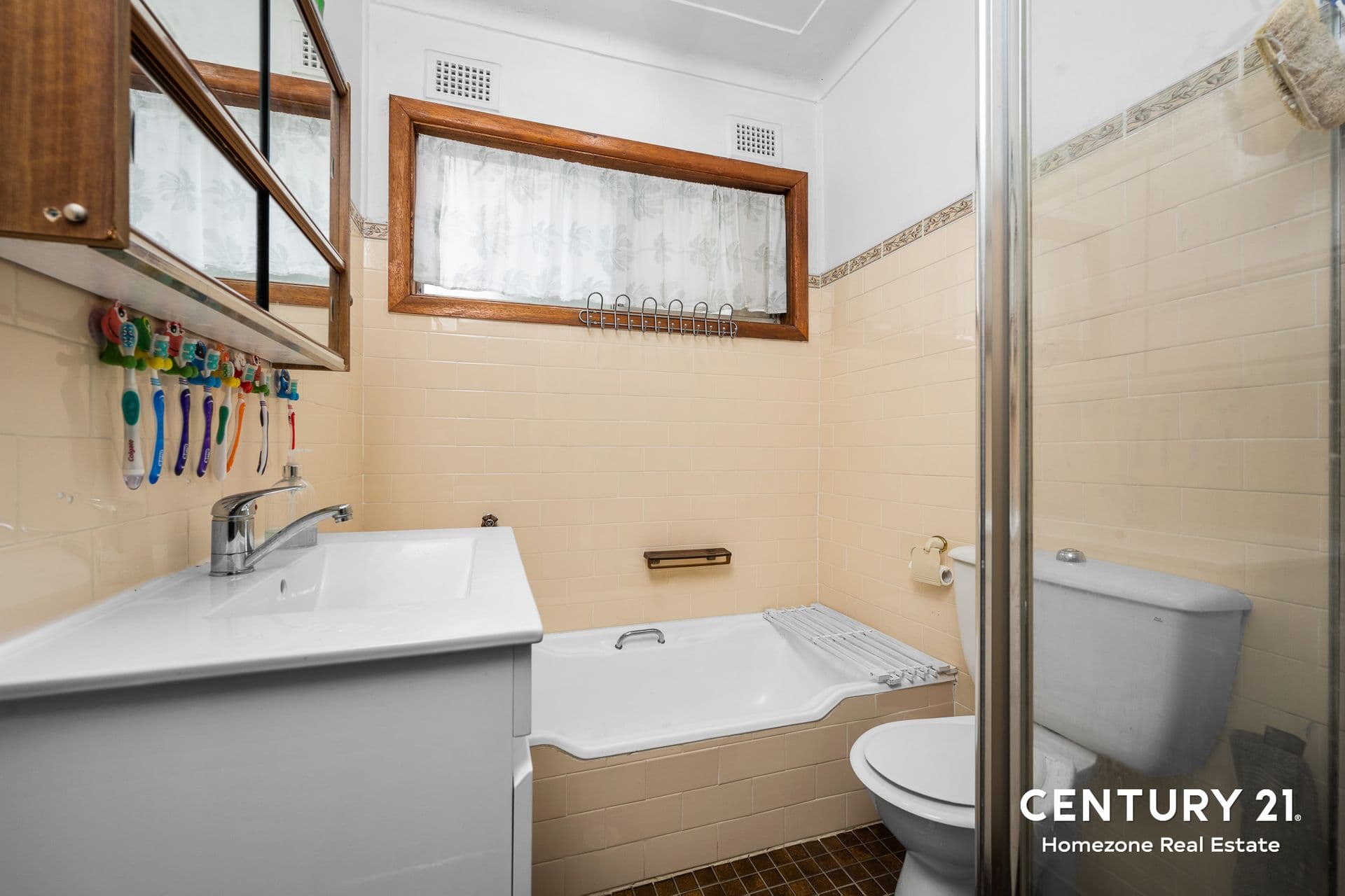 12 Margaret Street, Greenacre, NSW, 2190, Greenacre - Thumbnail 7